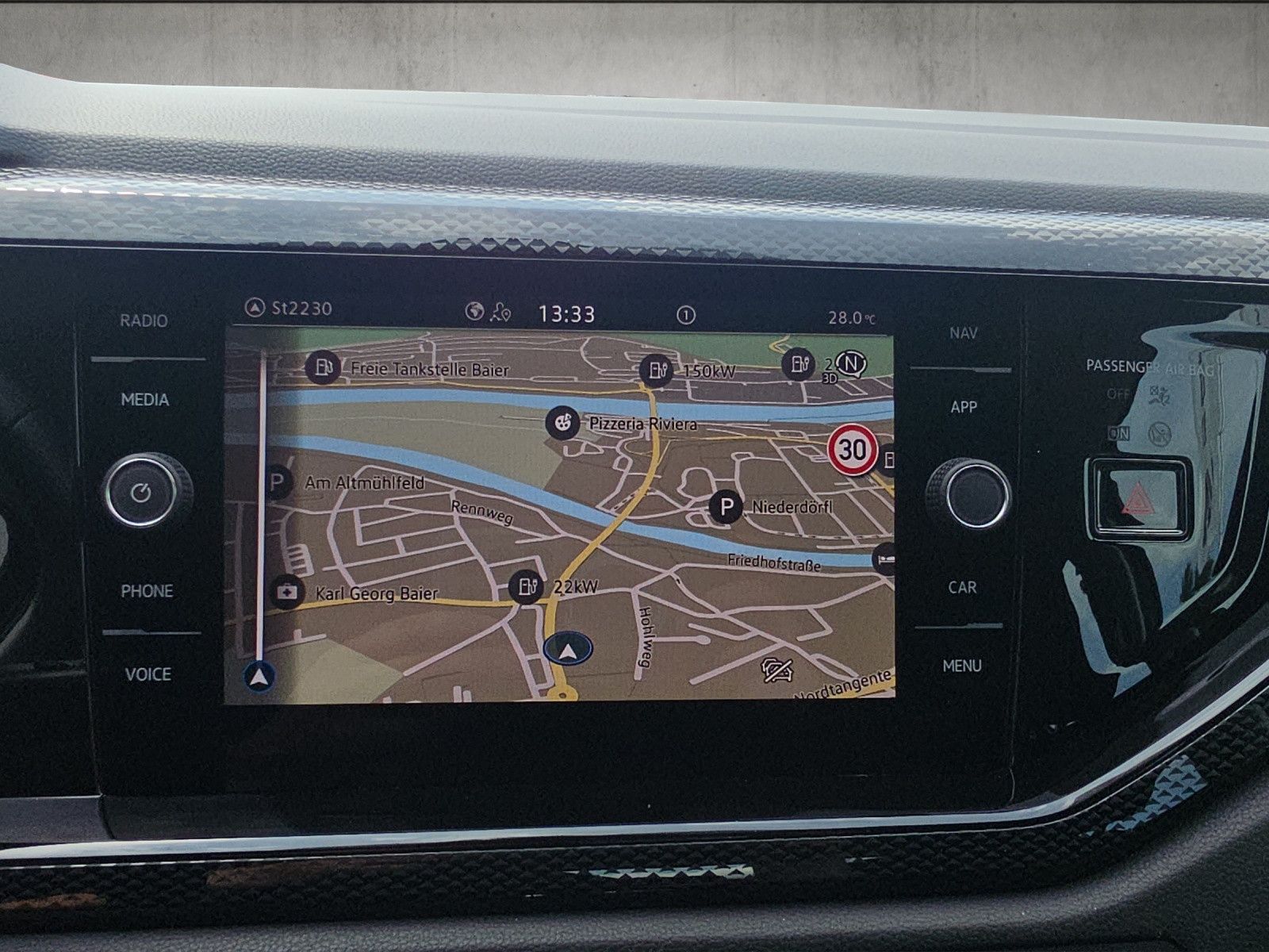 Fahrzeugabbildung Volkswagen Polo VI 1.0 TSI Life NAVI APP CONNECT KAM GJR