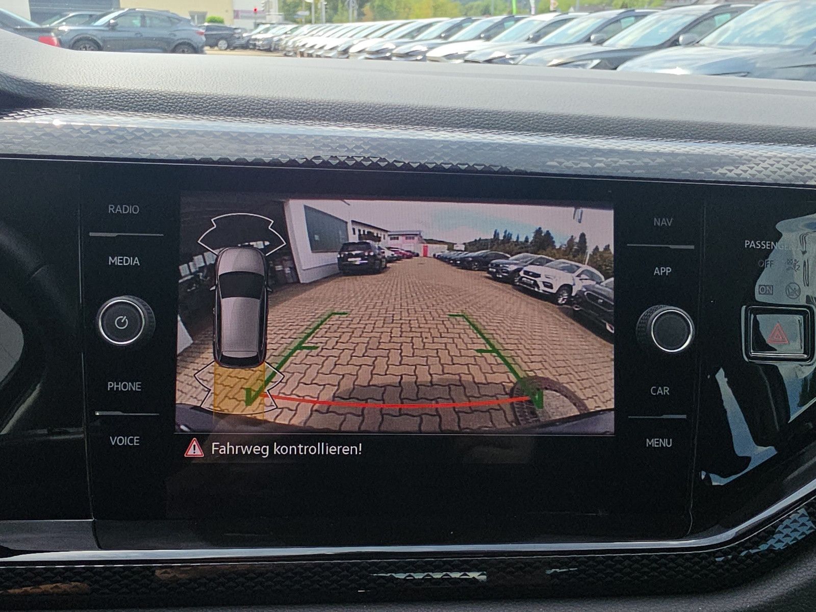 Fahrzeugabbildung Volkswagen Polo VI 1.0 TSI Life NAVI APP CONNECT KAM GJR
