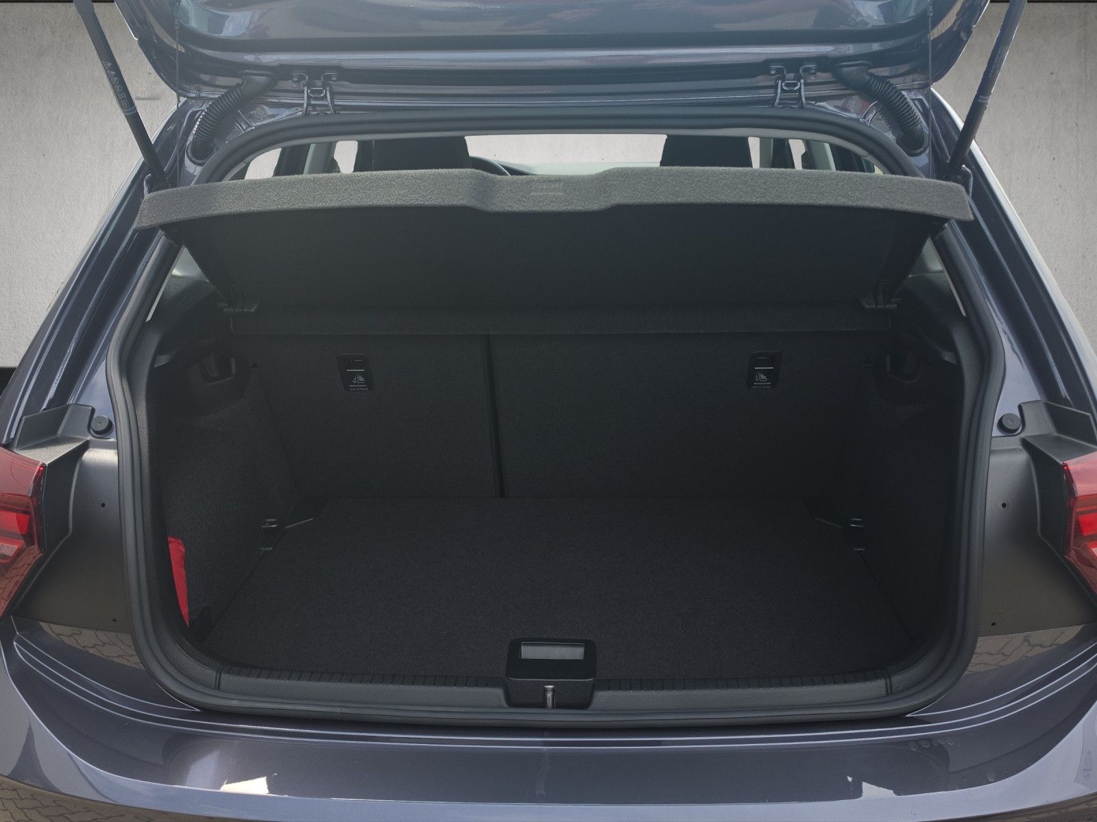 Fahrzeugabbildung Volkswagen Polo VI 1.0 TSI Life NAVI APP CONNECT KAM GJR