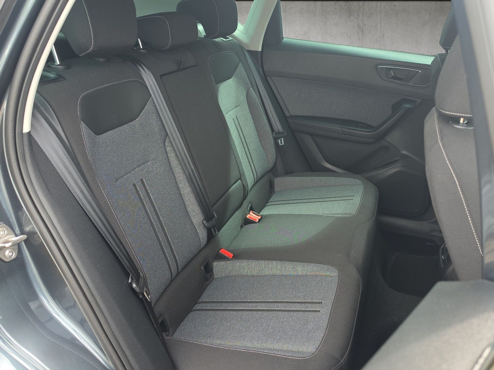 Fahrzeugabbildung SEAT Ateca 1.5 TSI Style AHK VORB. BEATS NAVI PDC