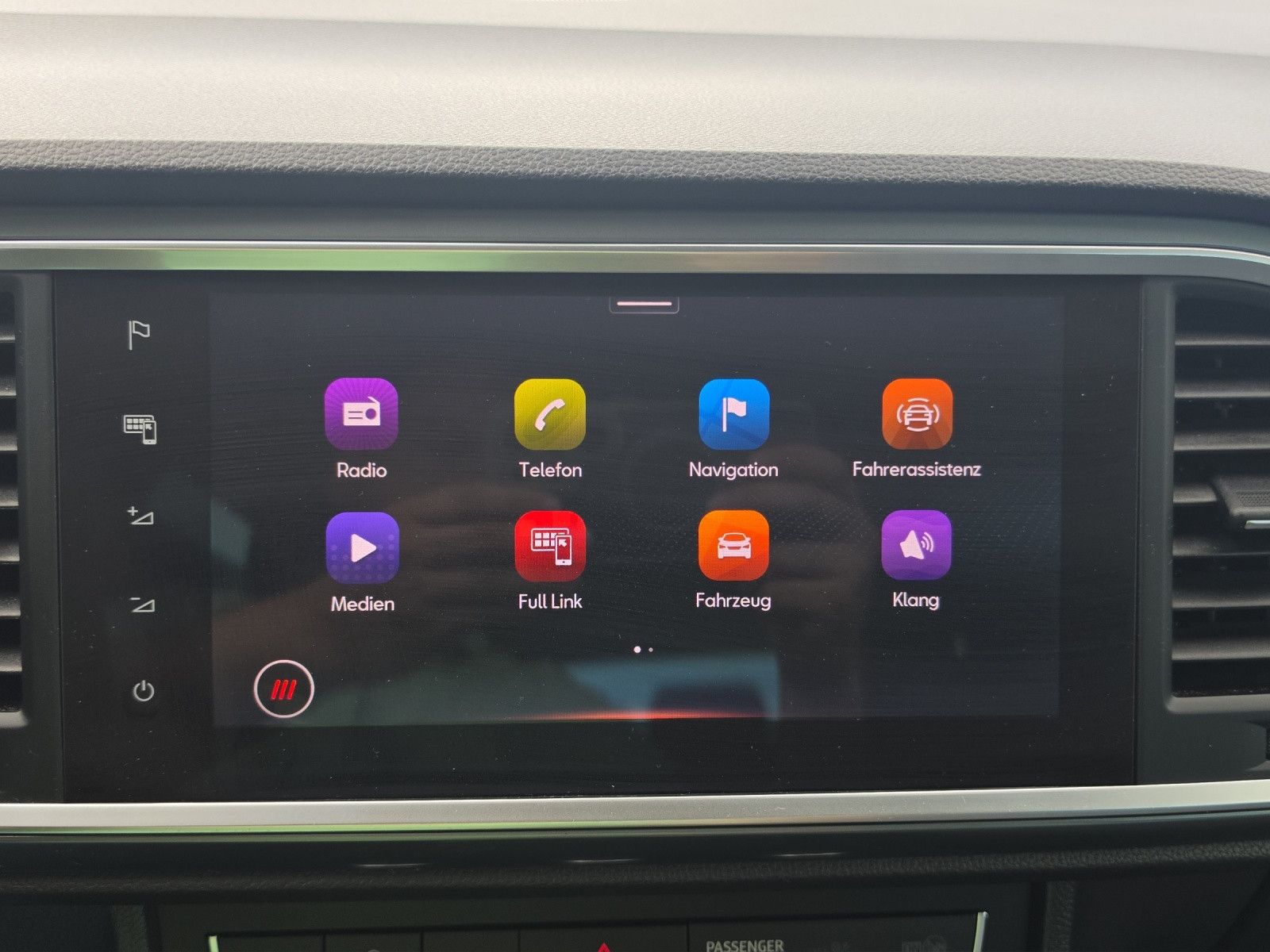 Fahrzeugabbildung SEAT Ateca 1.5 TSI Style AHK VORB. BEATS NAVI PDC