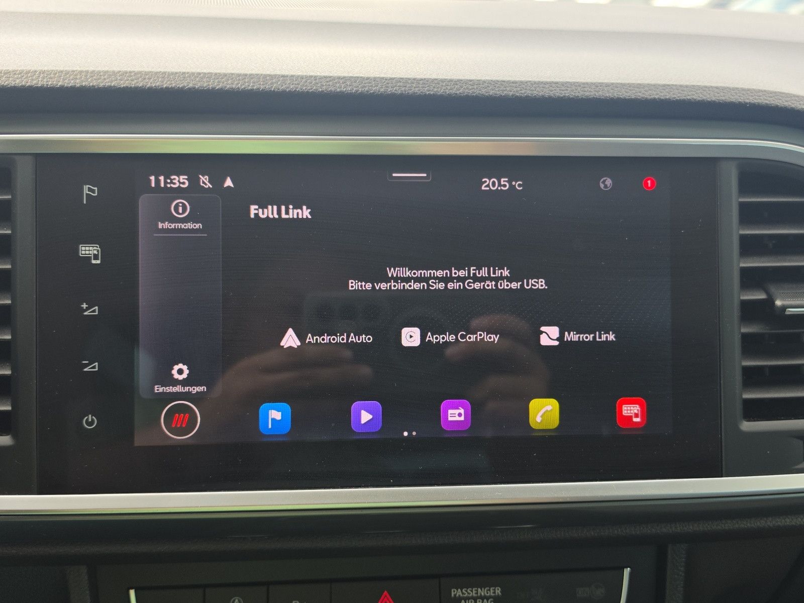 Fahrzeugabbildung SEAT Ateca 1.5 TSI Style AHK VORB. BEATS NAVI PDC