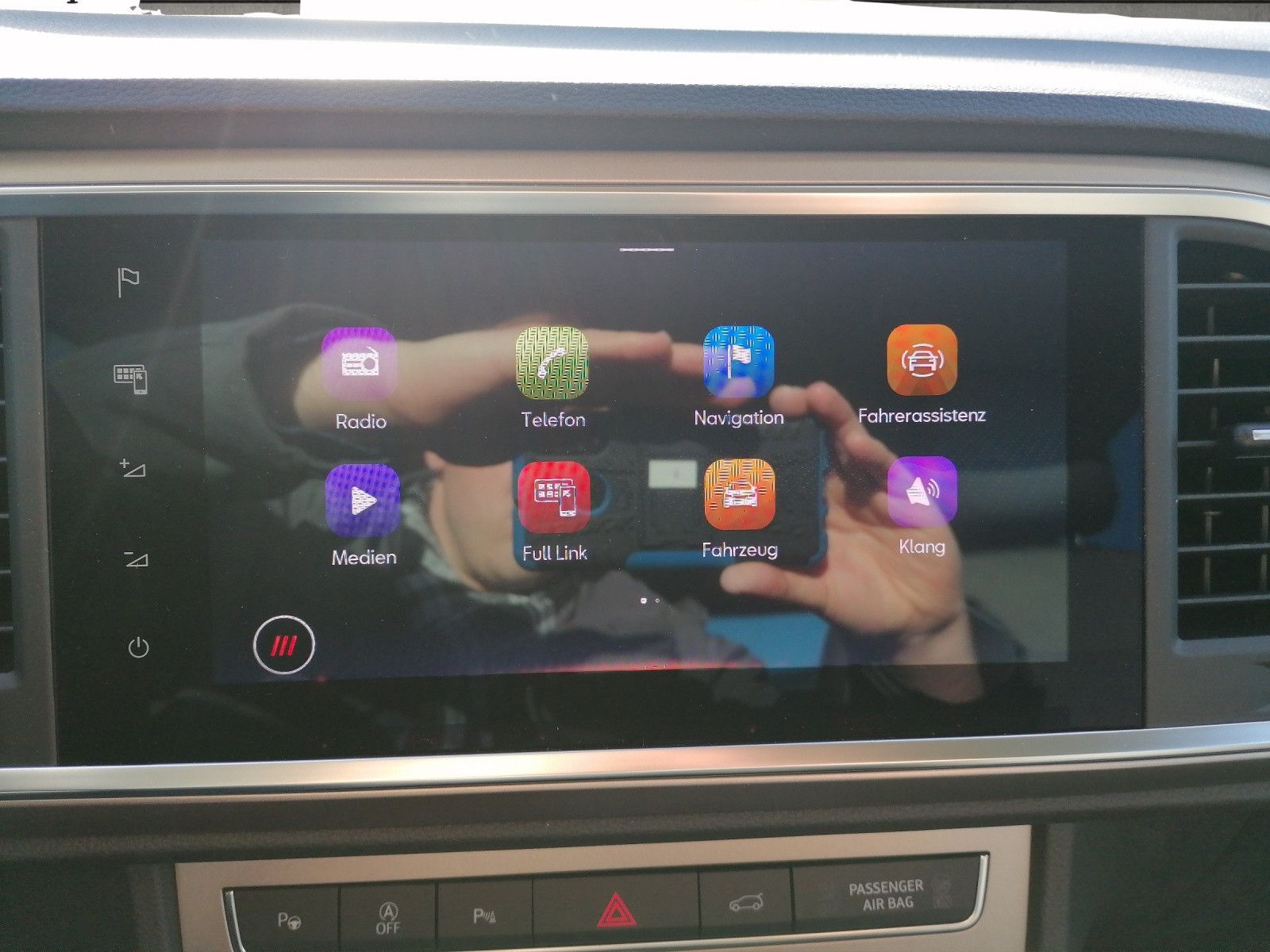 Fahrzeugabbildung SEAT Ateca 1.5 TSI Xperience DSG AHK FAP XL elHK