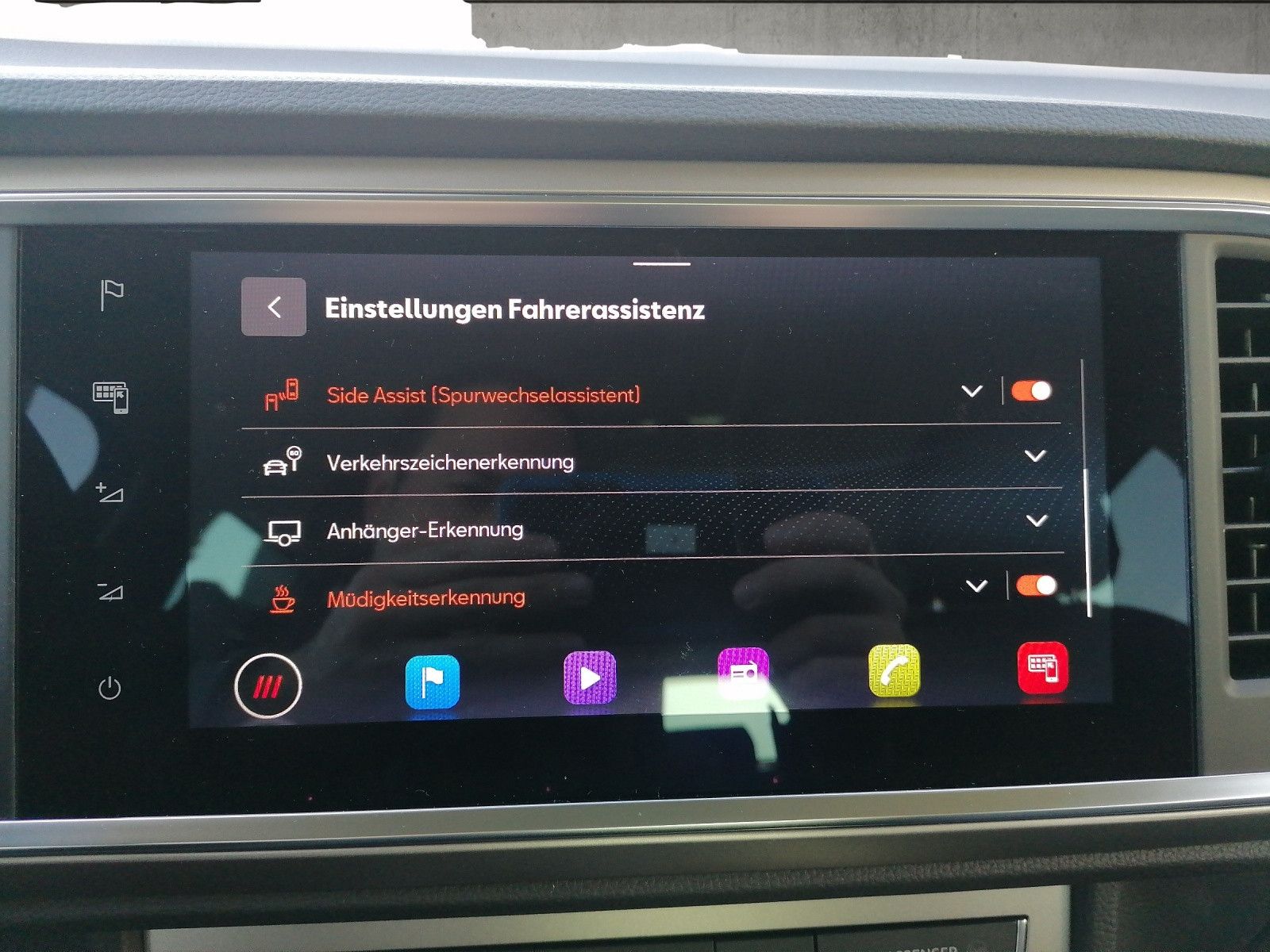 Fahrzeugabbildung SEAT Ateca 1.5 TSI Xperience DSG AHK FAP XL elHK