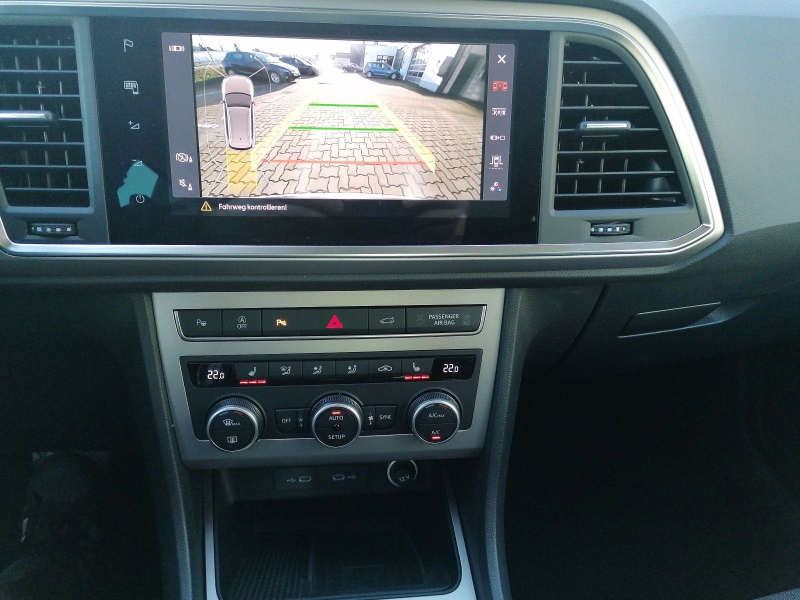 Fahrzeugabbildung SEAT Ateca 1.5 TSI Xperience DSG AHK FAP XL elHK