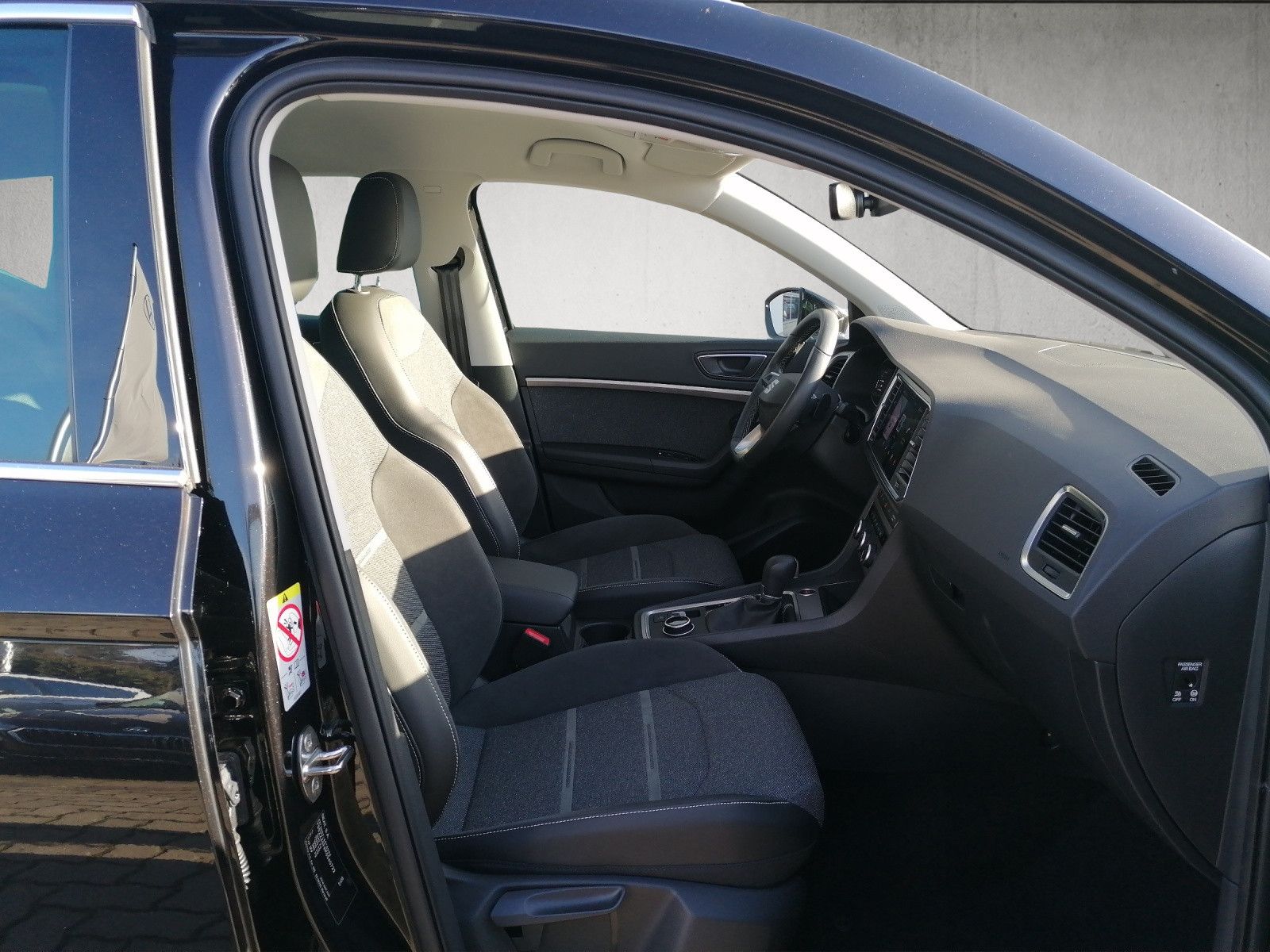 Fahrzeugabbildung SEAT Ateca 1.5 TSI Xperience DSG AHK FAP XL elHK