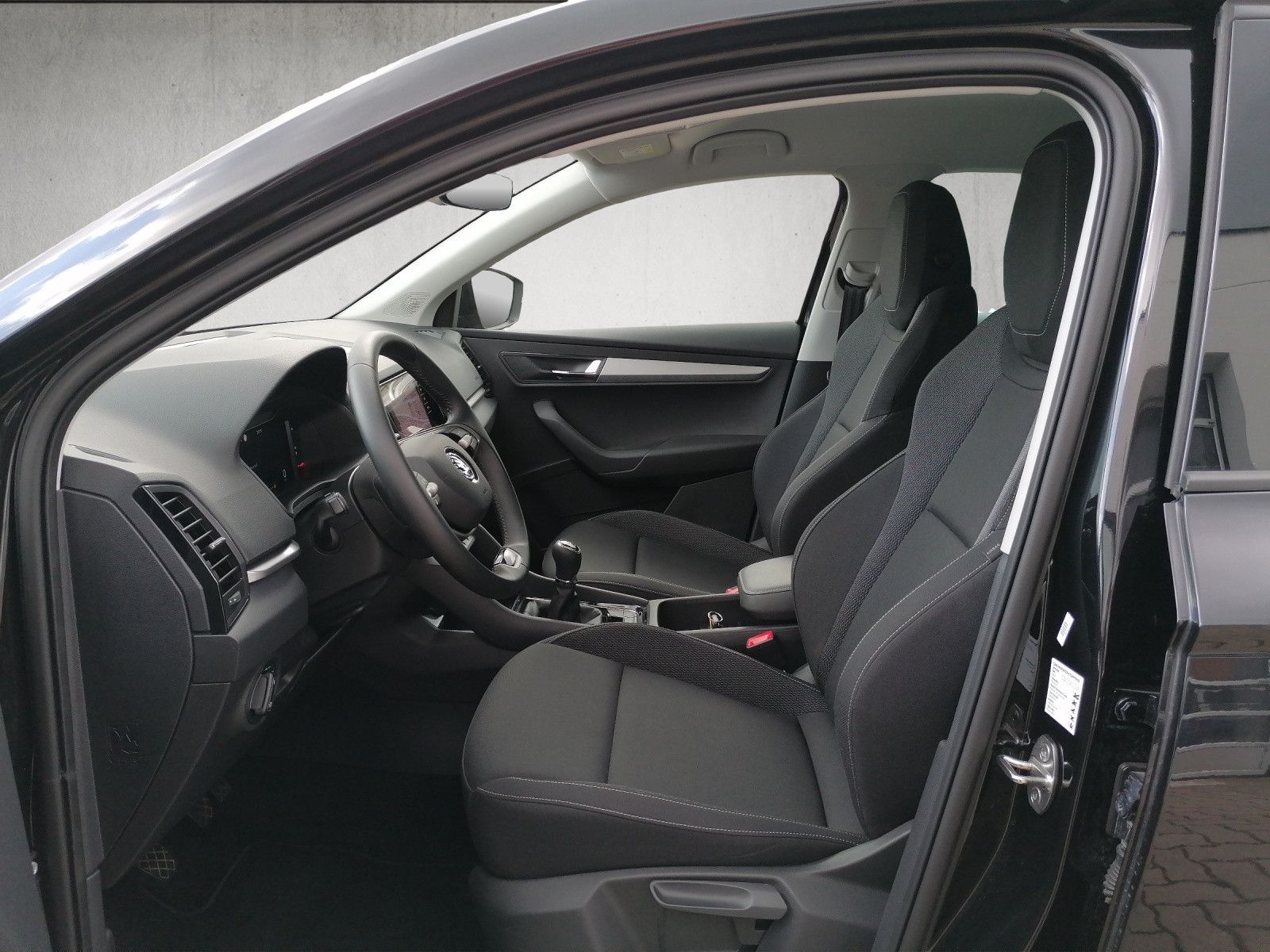 Fahrzeugabbildung SKODA Karoq 1.5 TSI Selection elHK KAM Vorb.AHK Navi