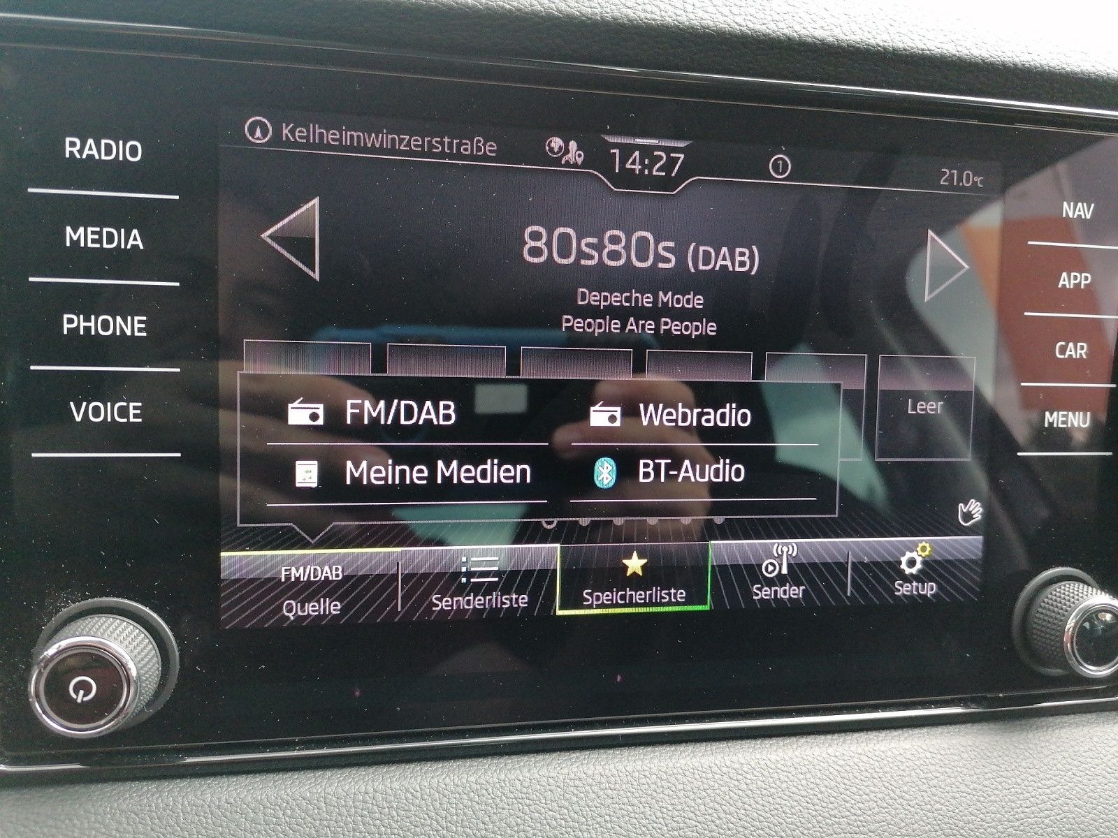 Fahrzeugabbildung SKODA Karoq 1.5 TSI Selection elHK KAM Vorb.AHK Navi