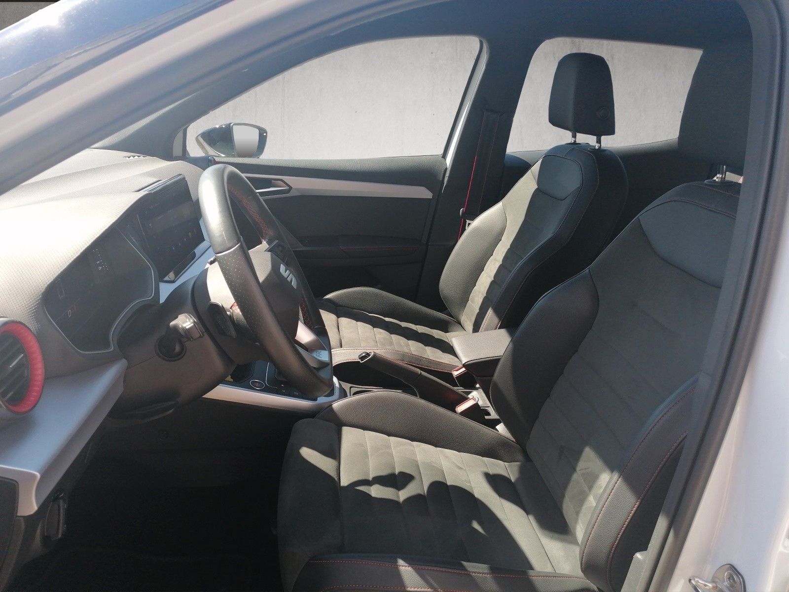 Fahrzeugabbildung SEAT Arona FR 1.0 TSI DSG AHK Dinamica Side Assist XL