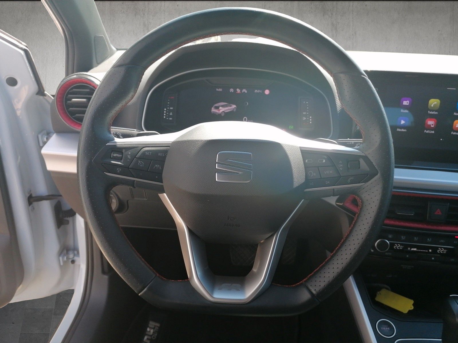 Fahrzeugabbildung SEAT Arona FR 1.0 TSI DSG AHK Dinamica Side Assist XL