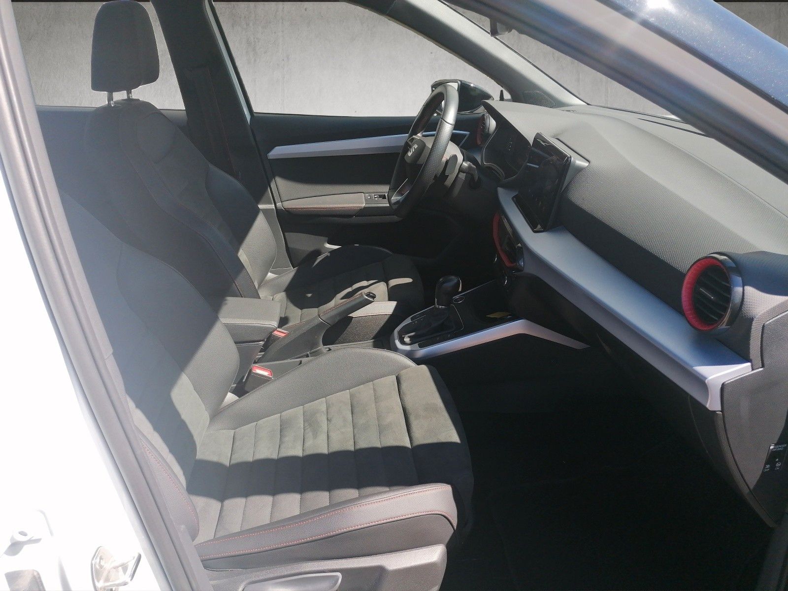 Fahrzeugabbildung SEAT Arona FR 1.0 TSI DSG AHK Dinamica Side Assist XL