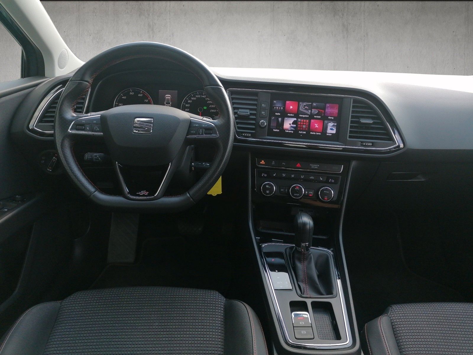 Fahrzeugabbildung SEAT Leon ST 2.0 TSI FR DSG ACC KAM FULL LINK