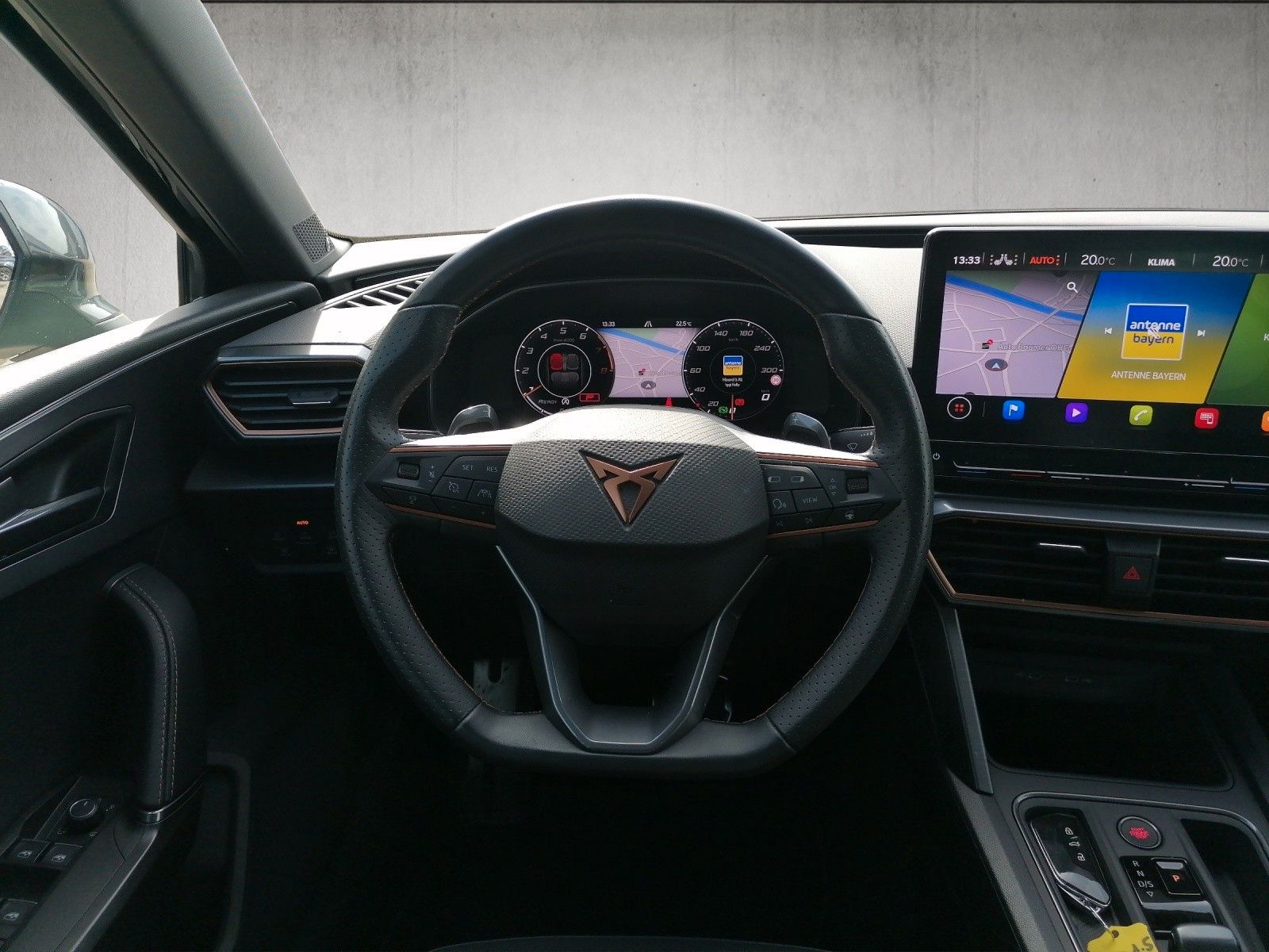 Fahrzeugabbildung CUPRA Leon 1.5 TSI DSG XL DCC MATRIX