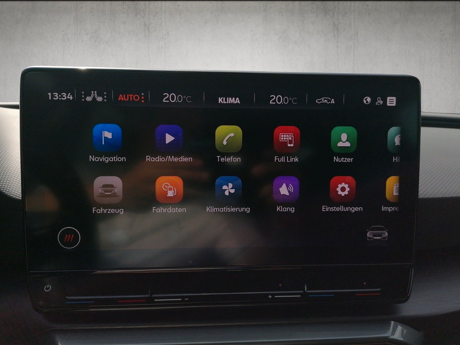 Fahrzeugabbildung CUPRA Leon 1.5 TSI DSG XL DCC MATRIX