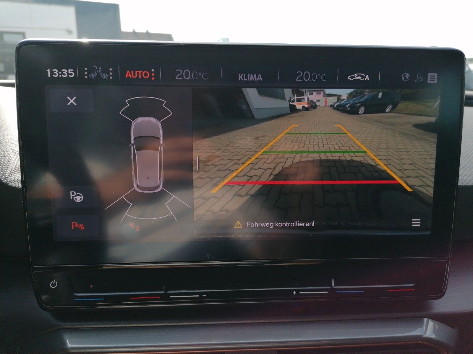 Fahrzeugabbildung CUPRA Leon 1.5 TSI DSG XL DCC MATRIX