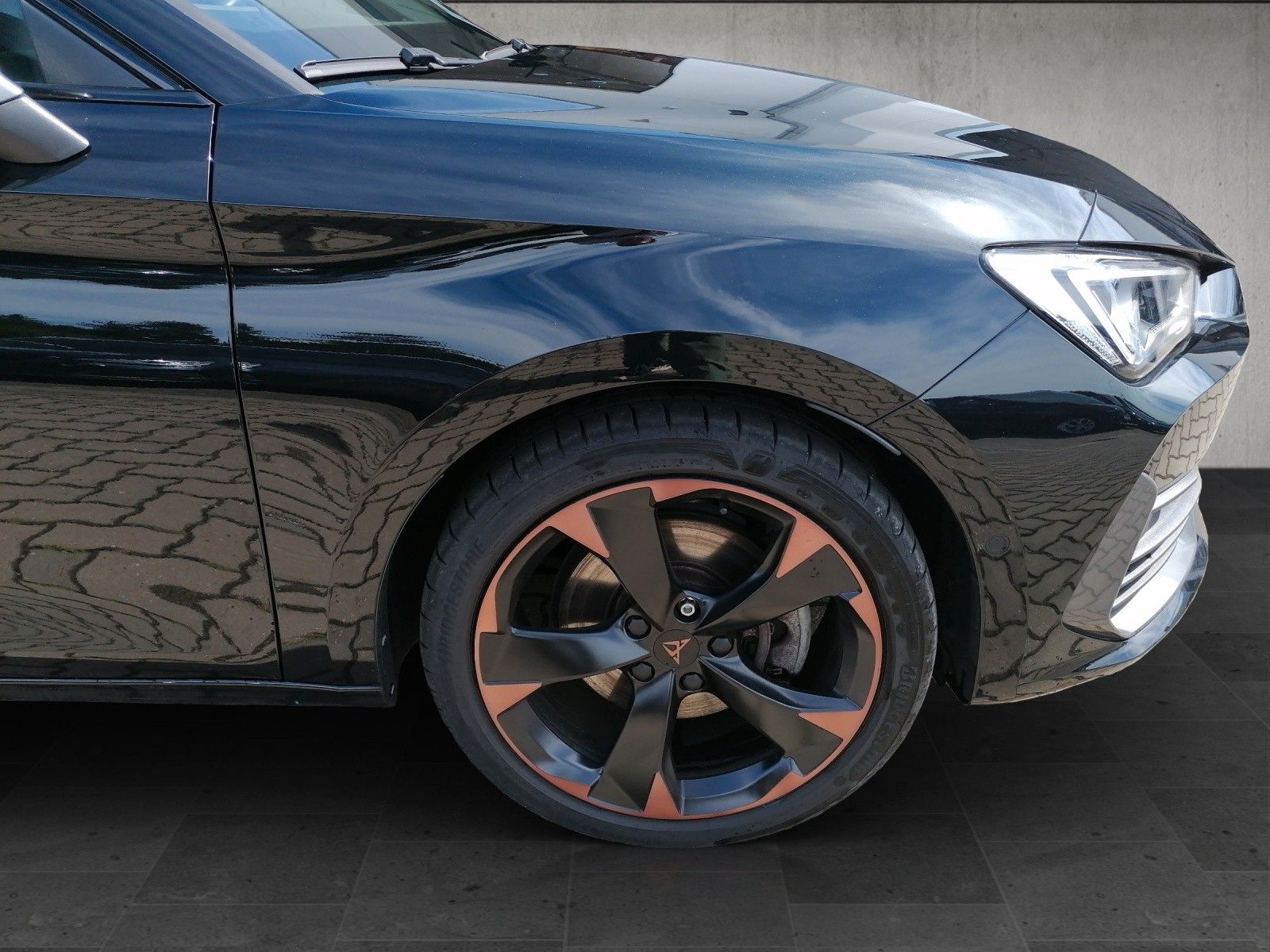 Fahrzeugabbildung CUPRA Leon 1.5 TSI DSG XL DCC MATRIX