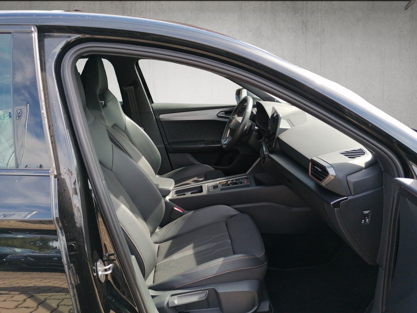 Fahrzeugabbildung CUPRA Leon 1.5 TSI DSG XL DCC MATRIX