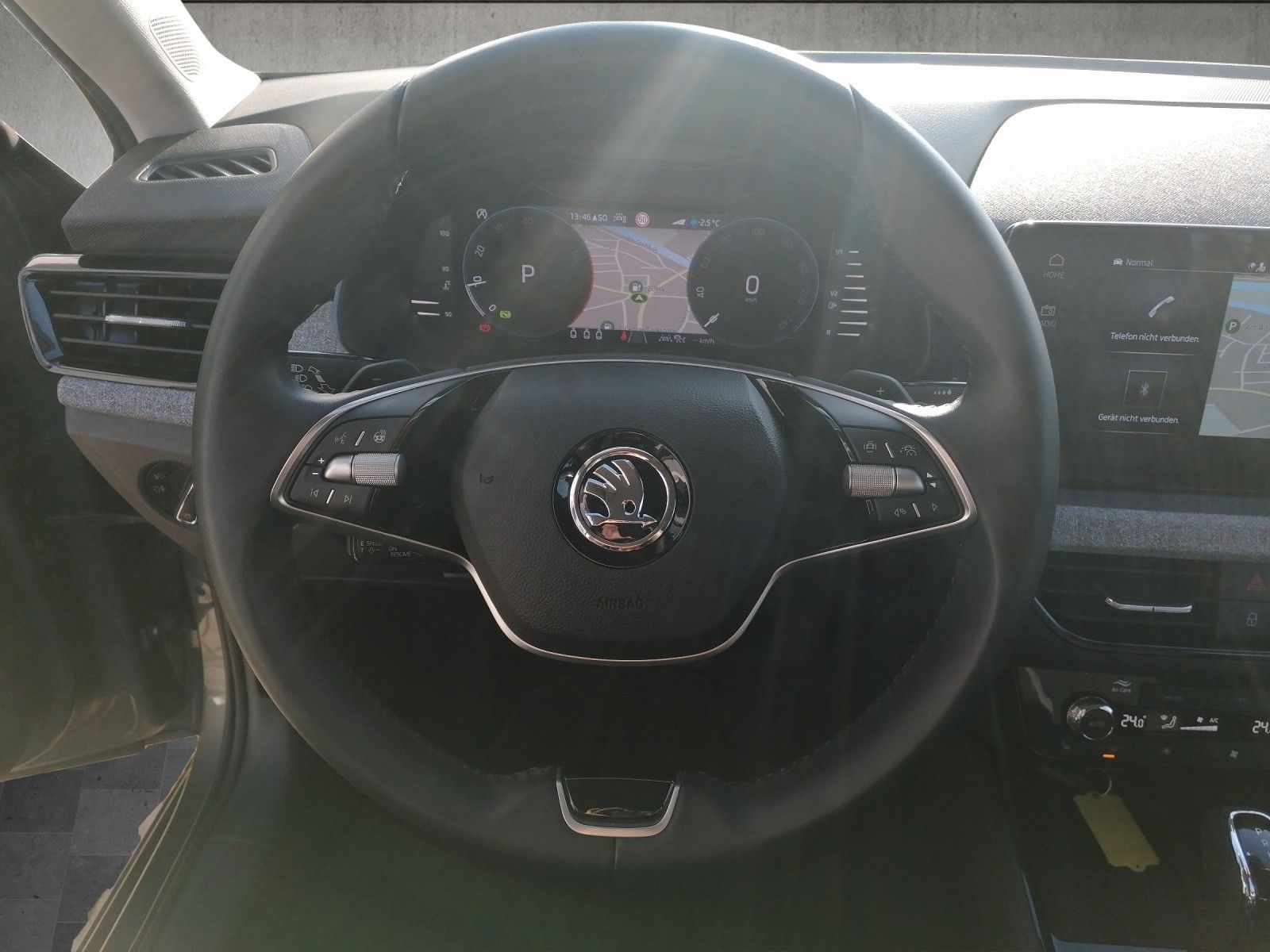 Fahrzeugabbildung SKODA Kamiq 1.5 Selection DSG FAP Plus Kessy bhz Front