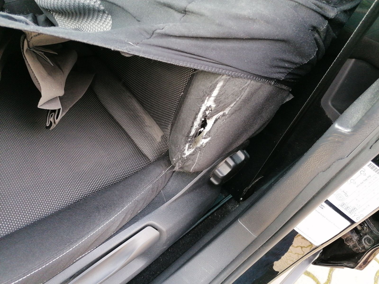 Fahrzeugabbildung SEAT Arona 1.0 TSI Xcellence Totwinkel Navi AHK LED