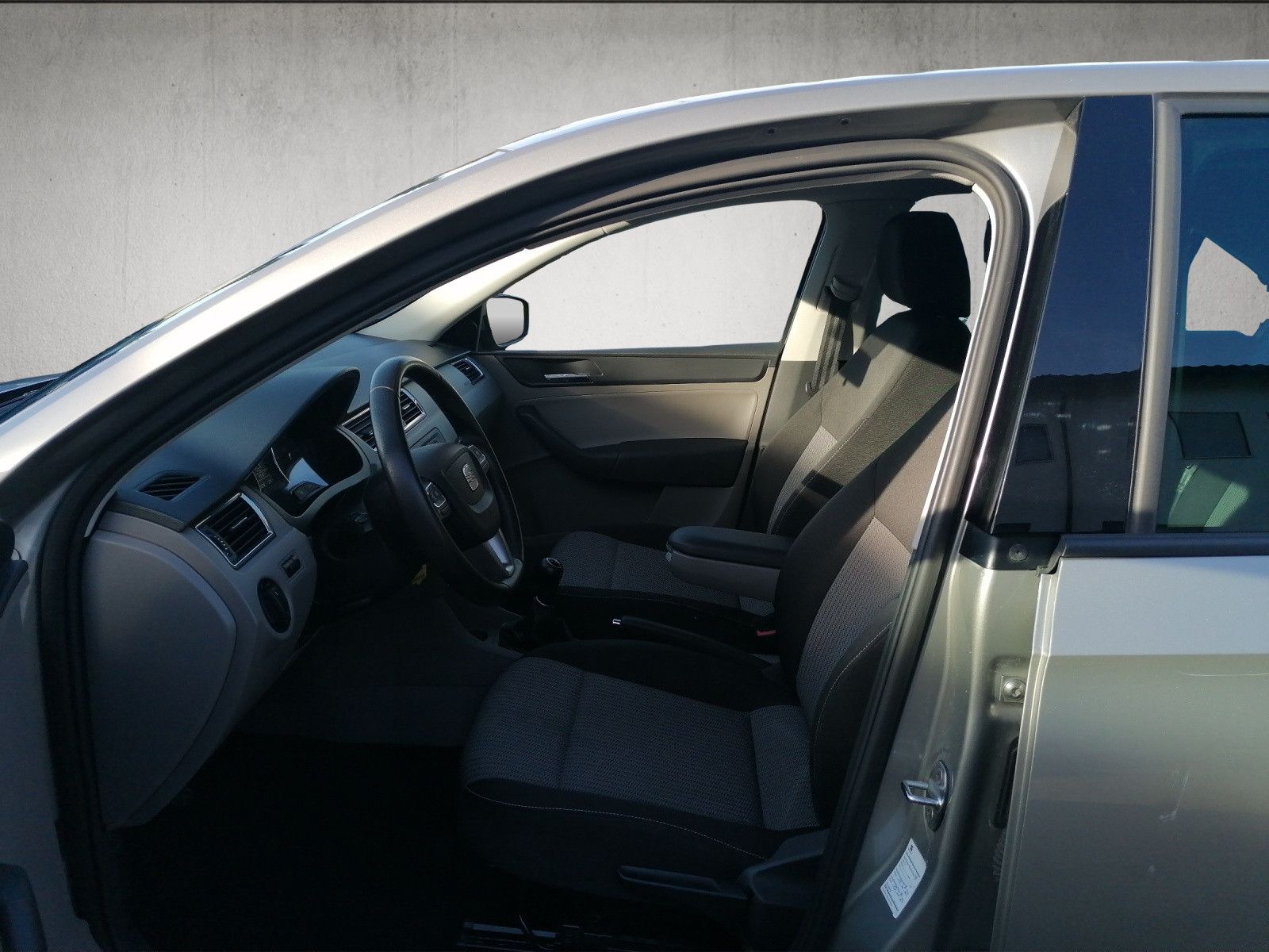 Fahrzeugabbildung SEAT Toledo 1.2 TSI Style SHZ PDC hi NAVI GRA