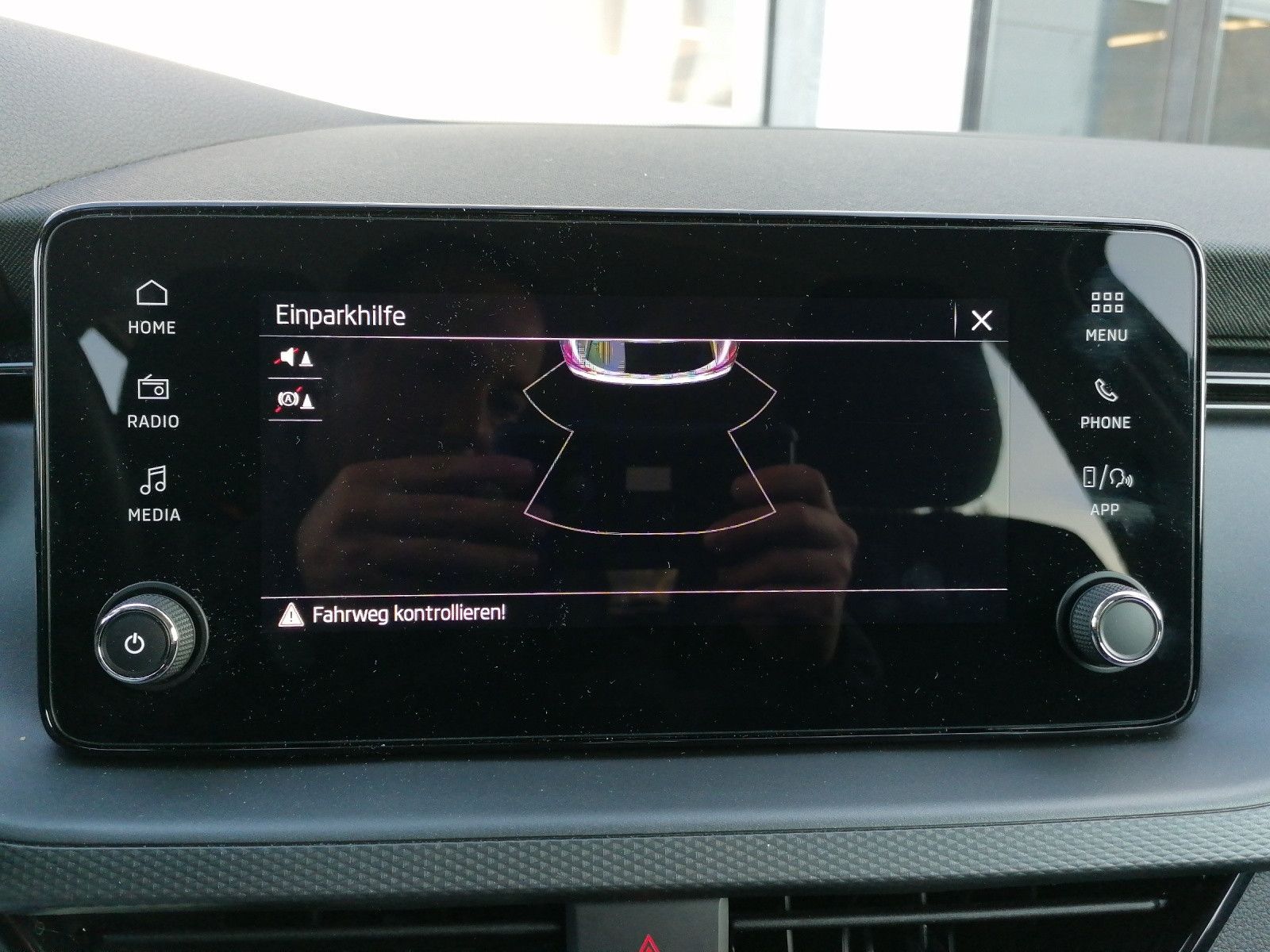 Fahrzeugabbildung SKODA Kamiq 1.0 TSI DSG AHK SmartLink PDC hi SHZ