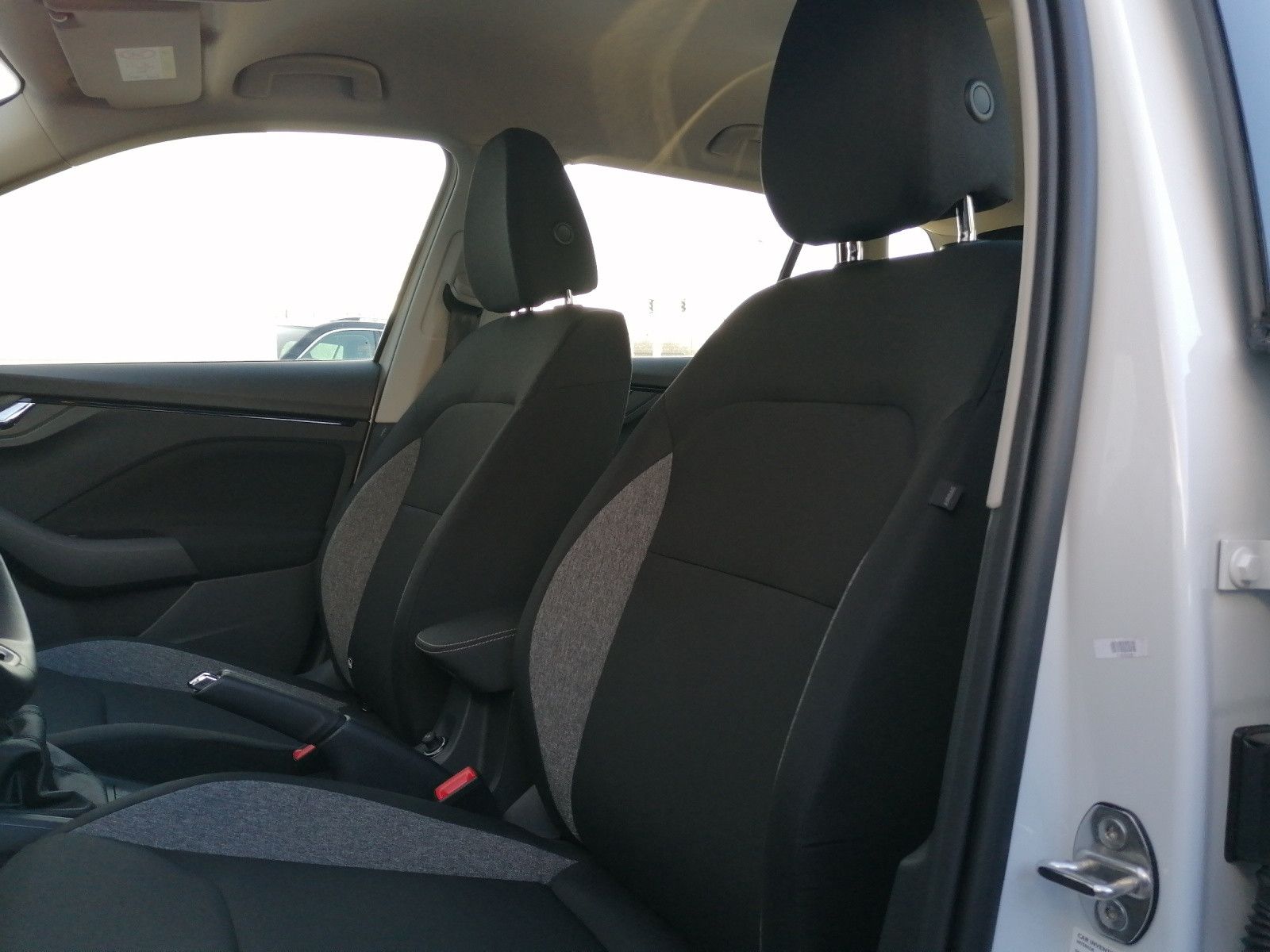 Fahrzeugabbildung SKODA Kamiq 1.0 TSI DSG AHK SmartLink PDC hi SHZ