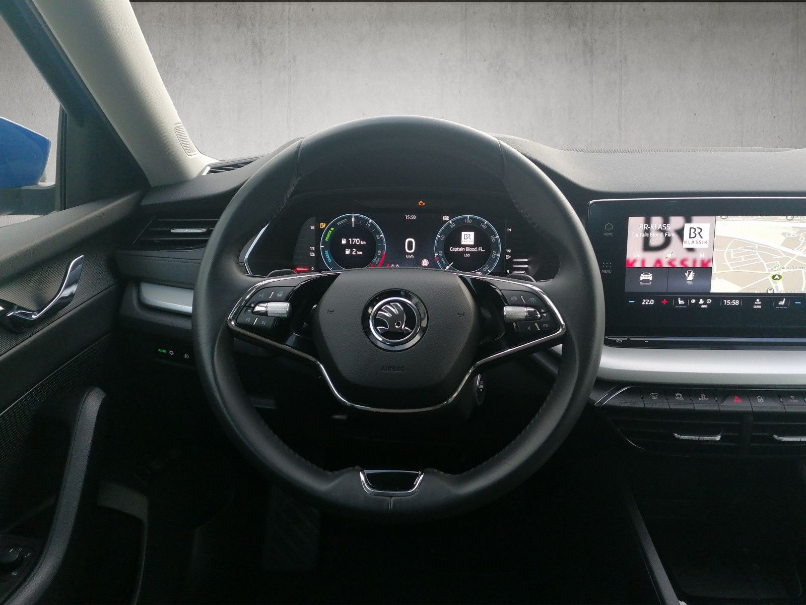 Fahrzeugabbildung SKODA Octavia Combi iV AHK beh Front 18 Zoll GAR 11/28