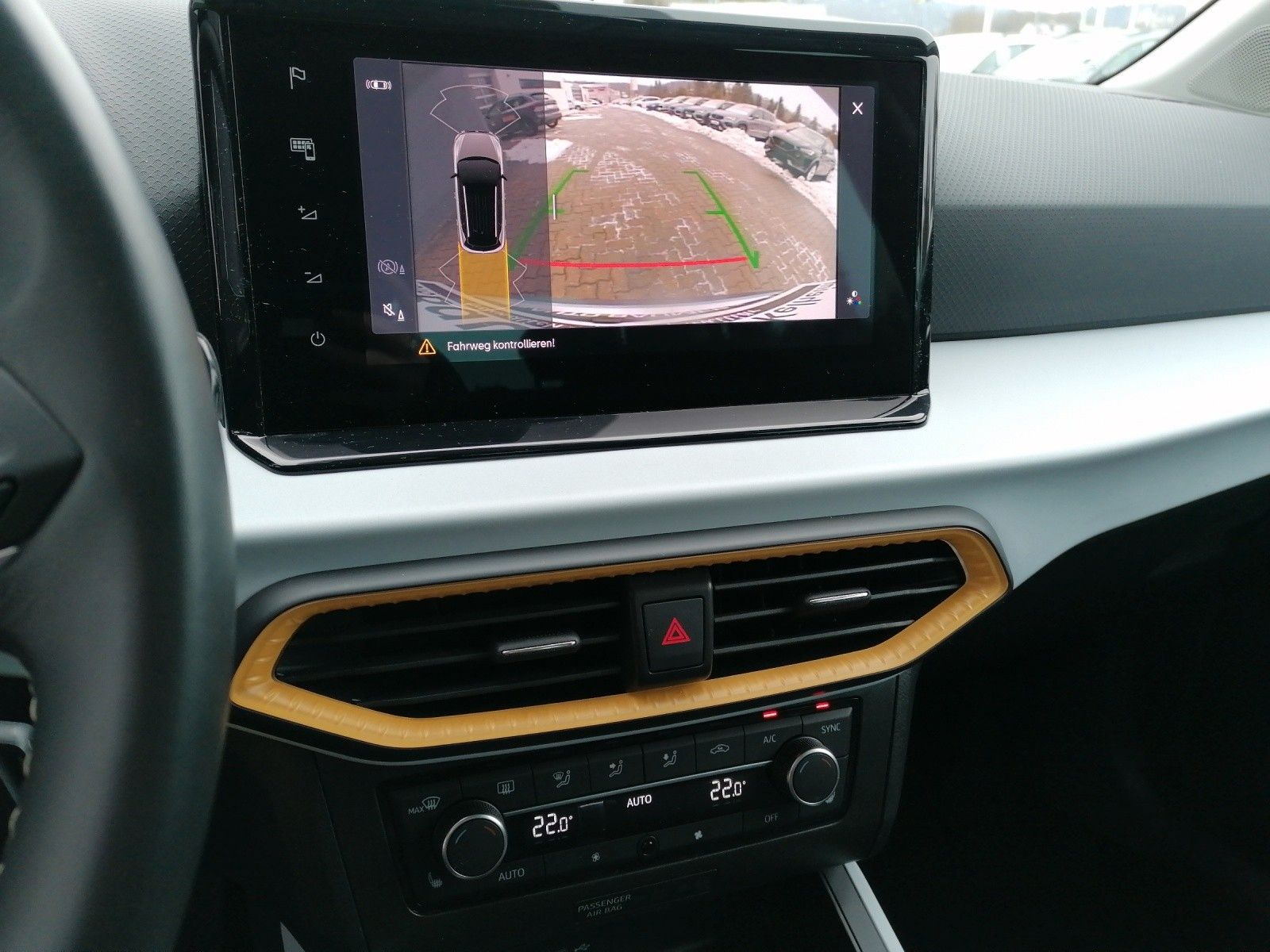 Fahrzeugabbildung SEAT Arona 1.0 TSI Style DSG ACC NAVI KAMERA GJR