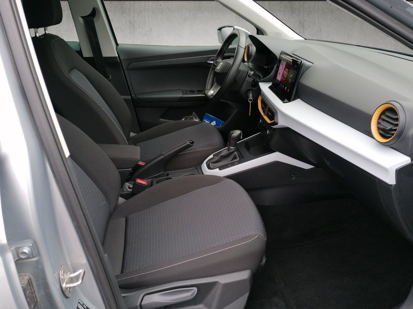 Fahrzeugabbildung SEAT Arona 1.0 TSI Style DSG ACC NAVI KAMERA GJR