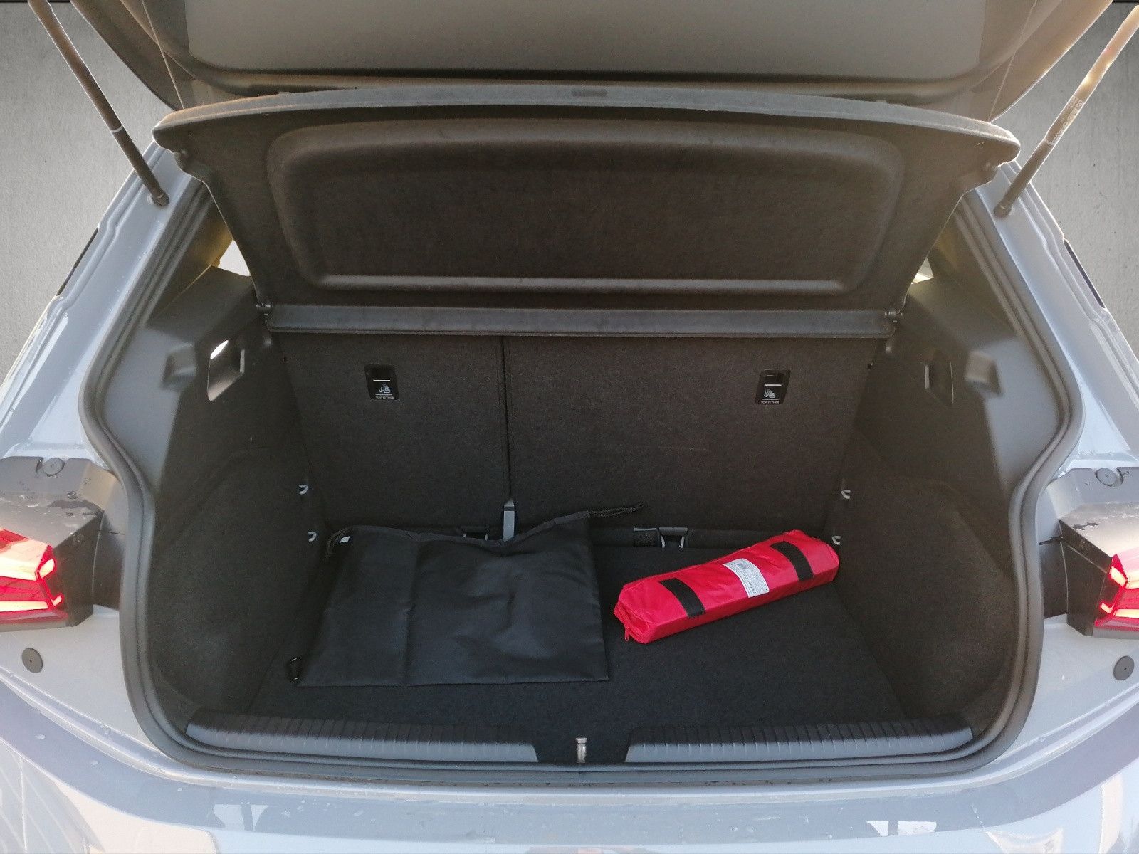 Fahrzeugabbildung CUPRA Born 62kWh 204PS GJR ACC 360GRAD