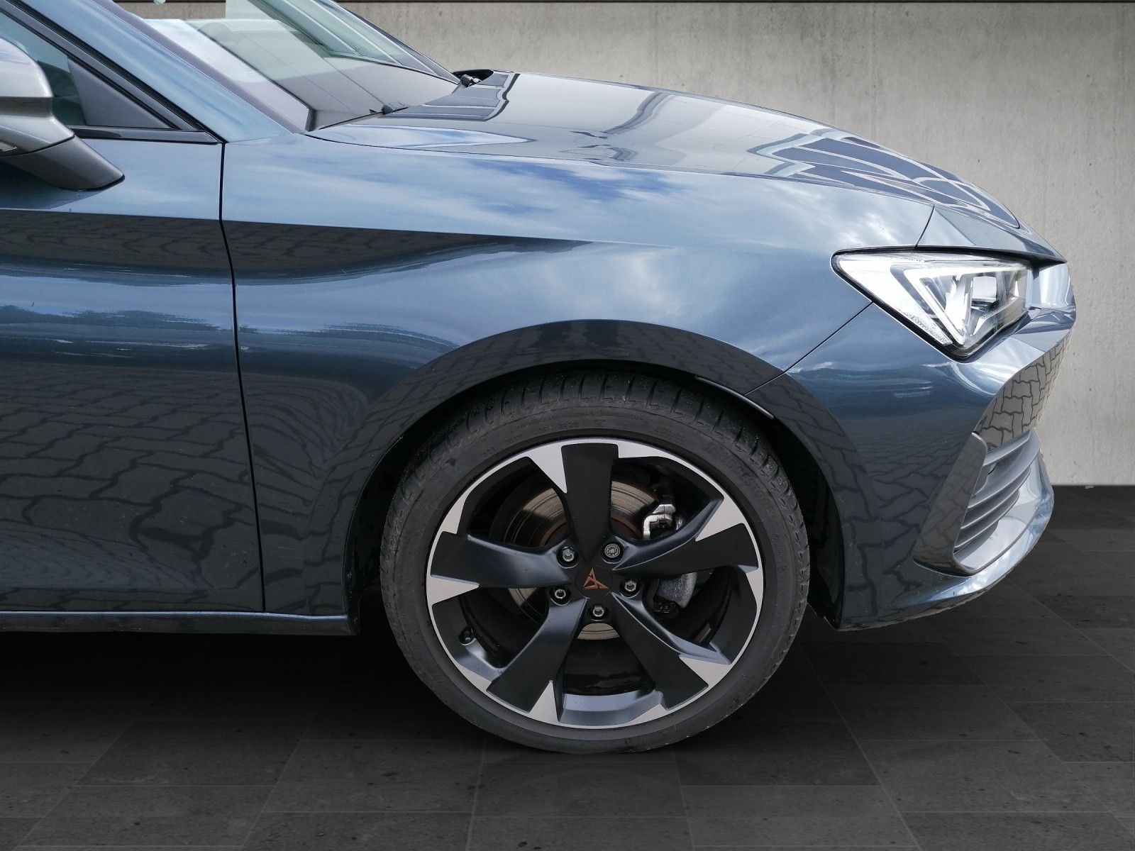 Fahrzeugabbildung CUPRA Leon Sportstourer 1.5 TSI DSG AHK ACC BEATS