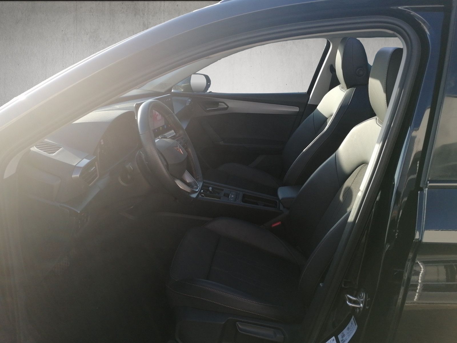 Fahrzeugabbildung CUPRA Leon Sportstourer 1.5 TSI DSG AHK XL PANO