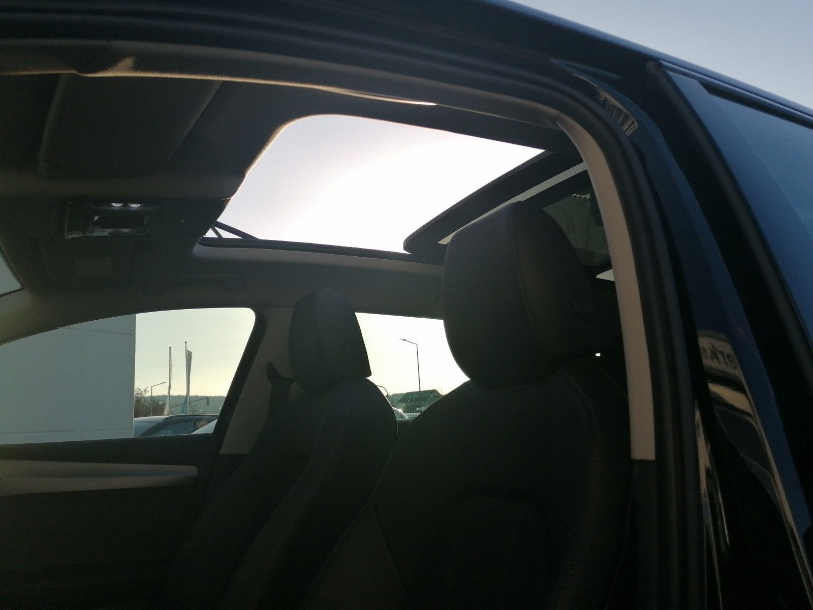 Fahrzeugabbildung CUPRA Leon Sportstourer 1.5 TSI DSG AHK XL PANO