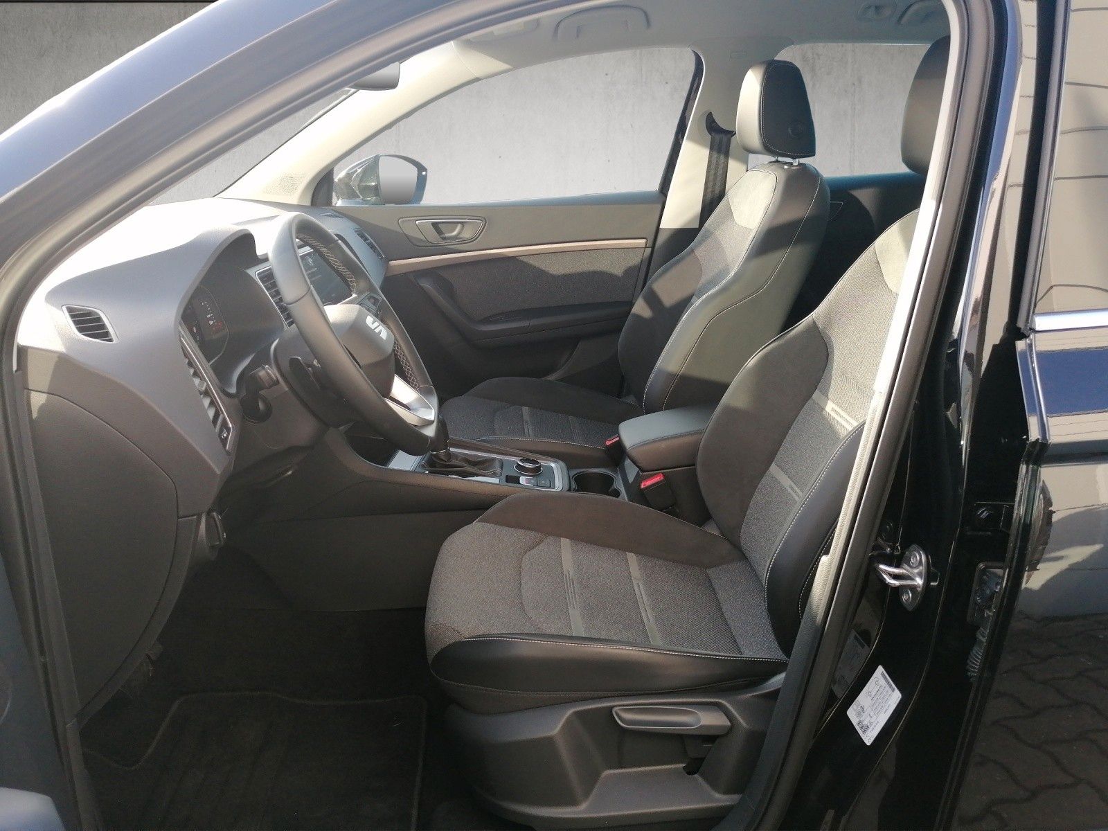 Fahrzeugabbildung SEAT Ateca 1.5 TSI Xperience DSG GJR NAVI FULL elHK