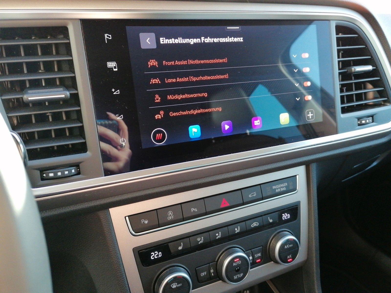 Fahrzeugabbildung SEAT Ateca 1.5 TSI Xperience DSG GJR NAVI FULL elHK