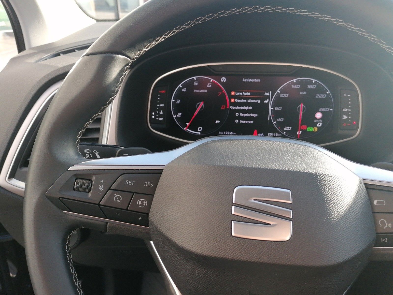 Fahrzeugabbildung SEAT Ateca 1.5 TSI Xperience DSG GJR NAVI FULL elHK