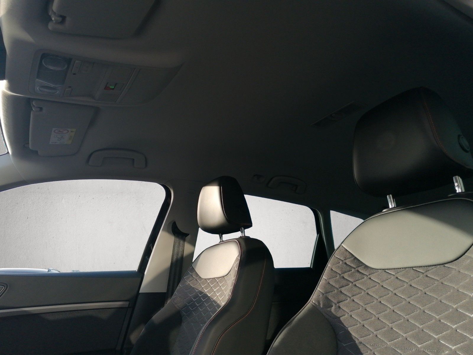 Fahrzeugabbildung SEAT Ateca 2.0 TDI FR DSG GJR FULL NAVI elHK KESSY