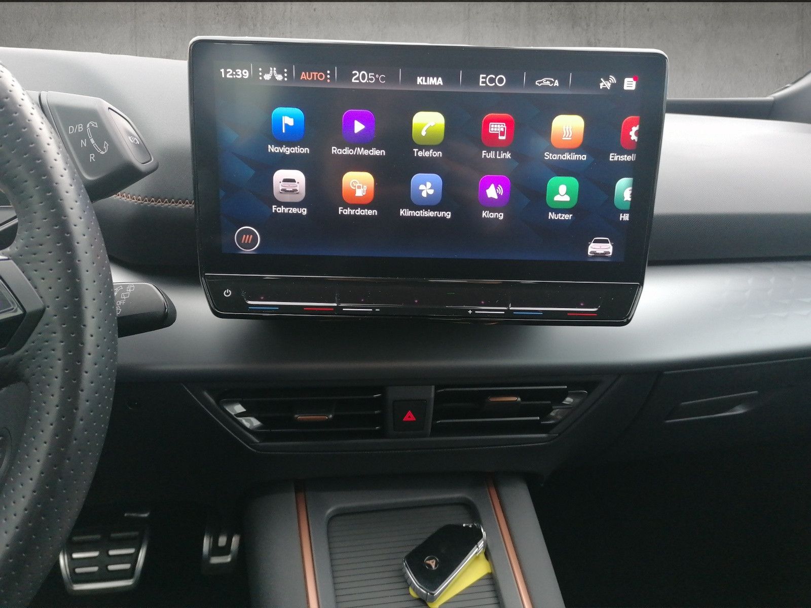 Fahrzeugabbildung CUPRA Born 204PS 62kWh TECH M PILOT M BELOW VAPOR GREY