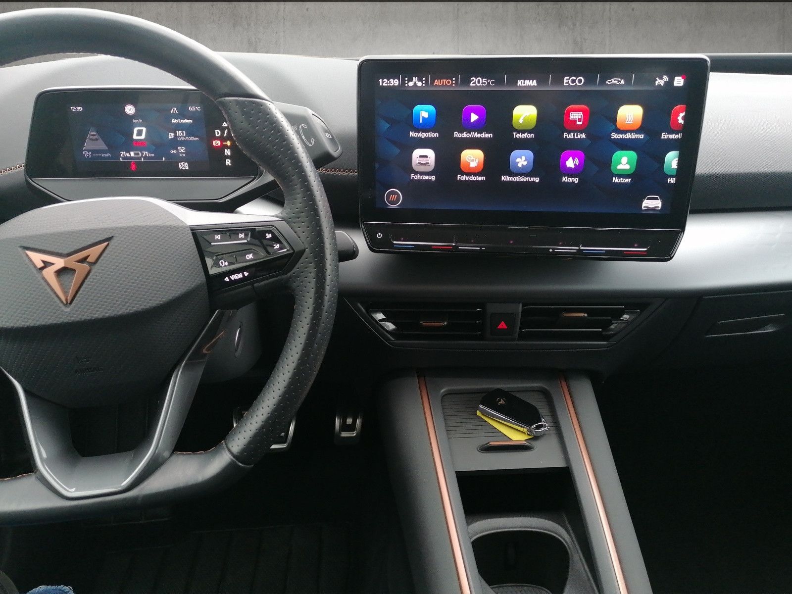 Fahrzeugabbildung CUPRA Born 204PS 62kWh TECH M PILOT M BELOW VAPOR GREY