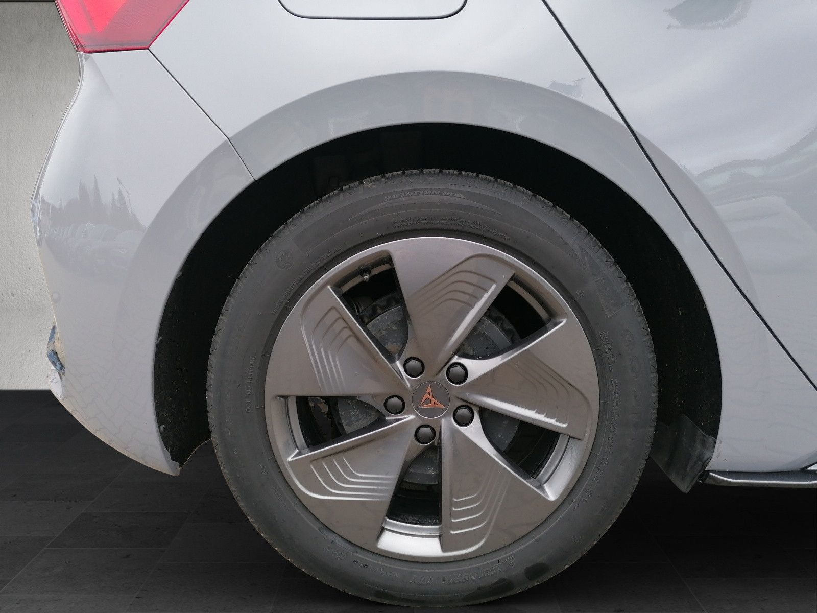 Fahrzeugabbildung CUPRA Born 204PS 62kWh TECH M PILOT M BELOW VAPOR GREY