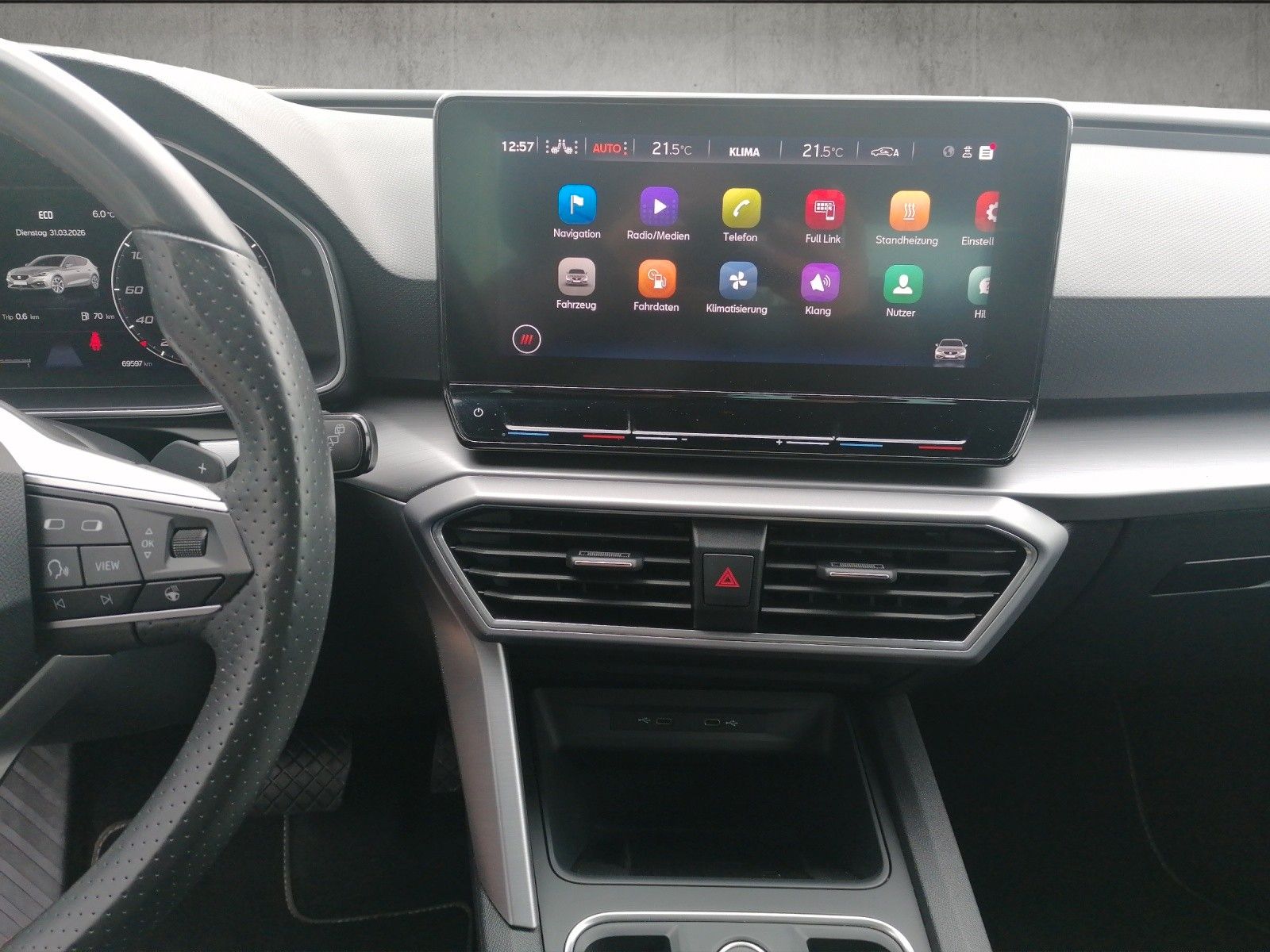 Fahrzeugabbildung SEAT Leon 2.0 TDI FR DSG KESSY FAP L KAM STANDHZG ACC