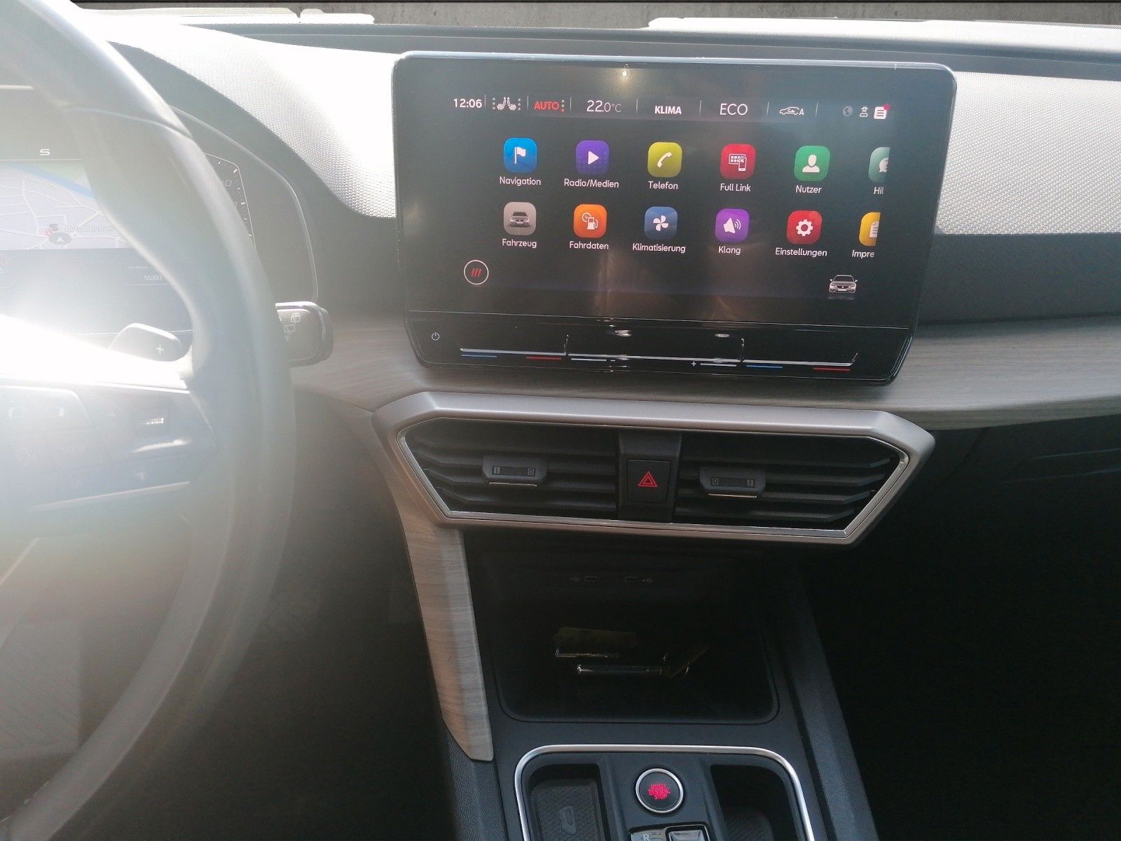 Fahrzeugabbildung SEAT Leon Sportstourer Xcellence 1.4 e-Hybrid DSG