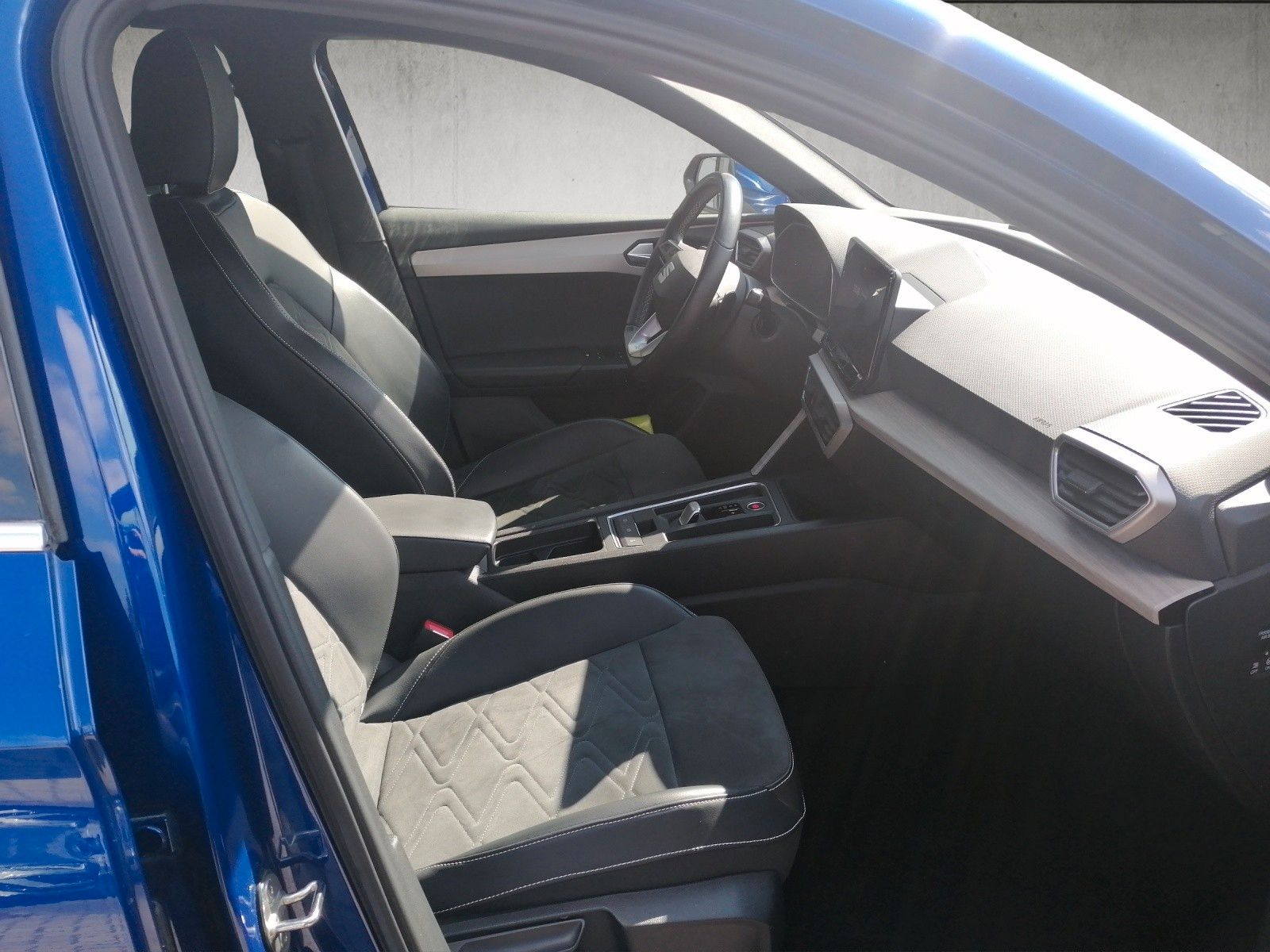 Fahrzeugabbildung SEAT Leon Sportstourer Xcellence 1.4 e-Hybrid DSG