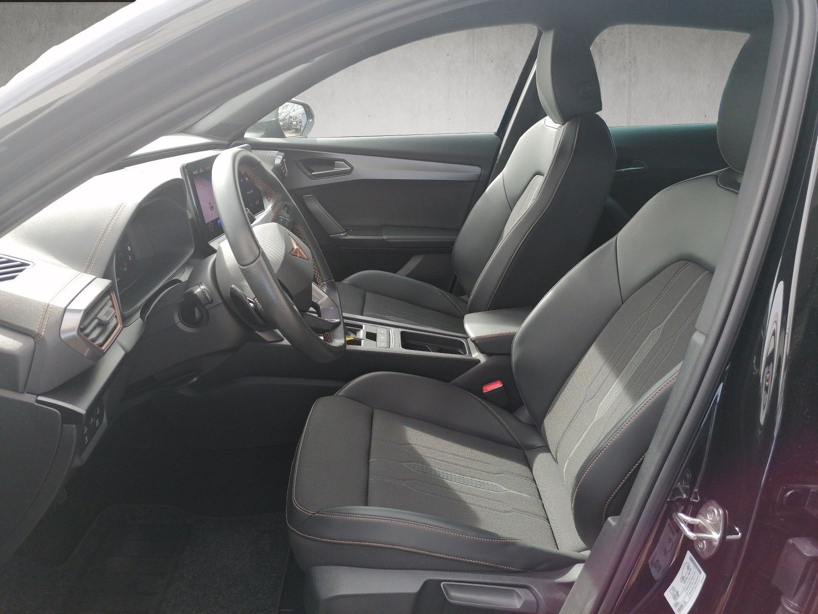 Fahrzeugabbildung CUPRA Formentor 1.4 e-Hybrid DSG AHK SMART AMB elHK