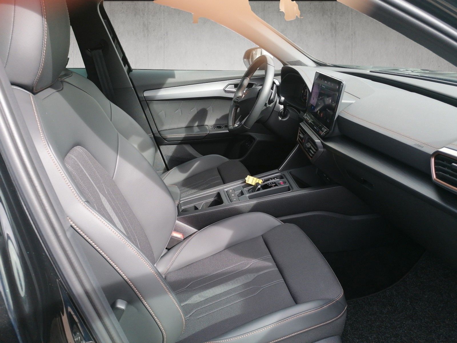 Fahrzeugabbildung CUPRA Formentor 1.4 e-Hybrid DSG AHK SMART AMB elHK