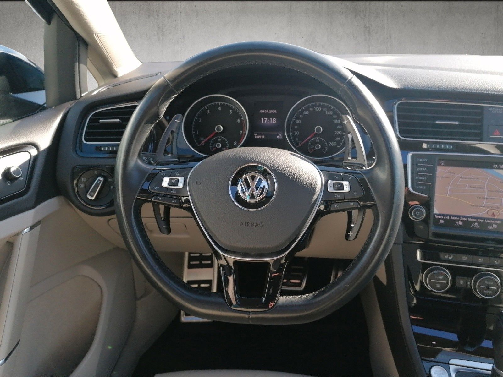 Fahrzeugabbildung Volkswagen Golf VII 1.4 TSI Highline R-Line DSG