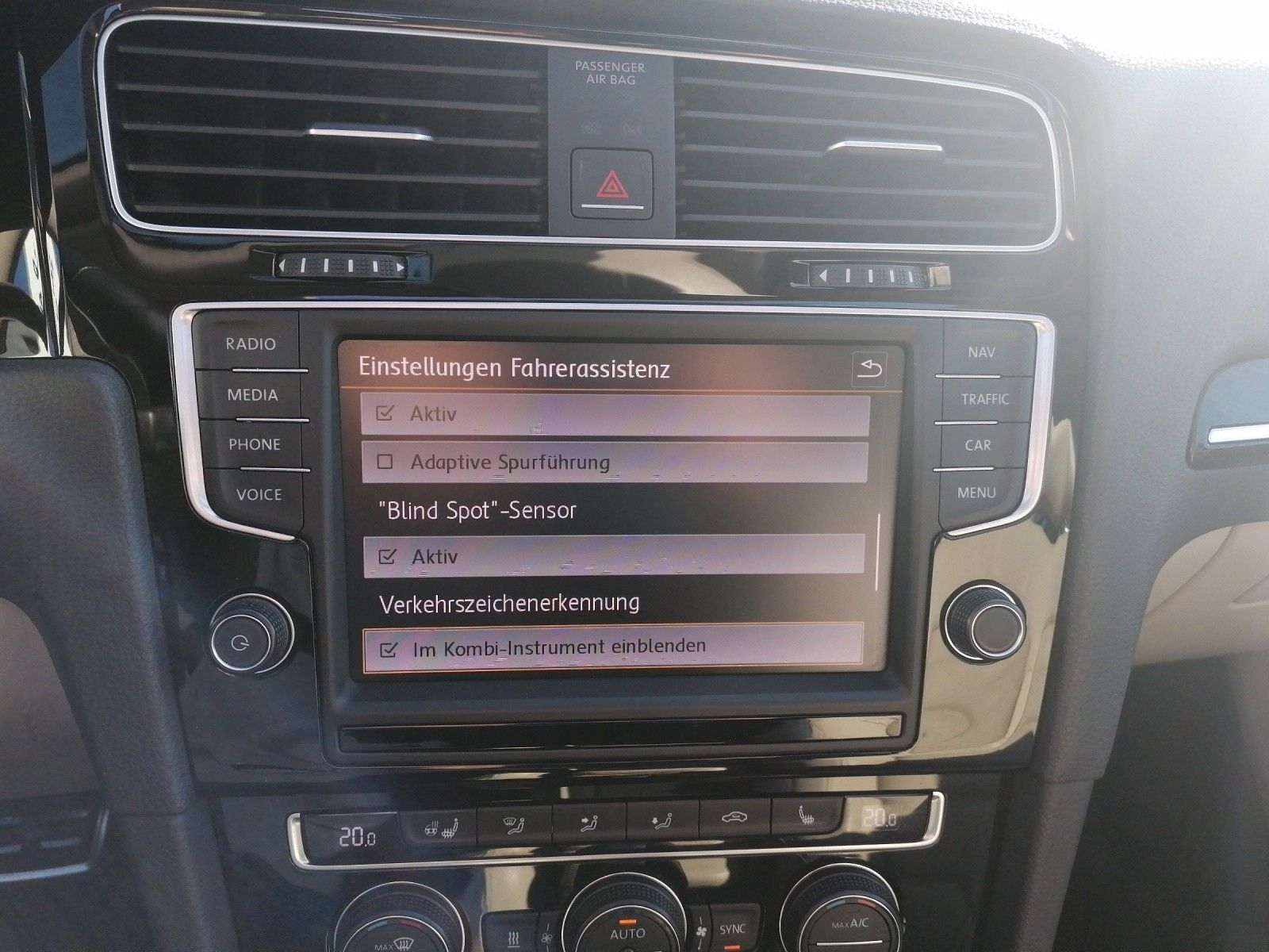 Fahrzeugabbildung Volkswagen Golf VII 1.4 TSI Highline R-Line DSG