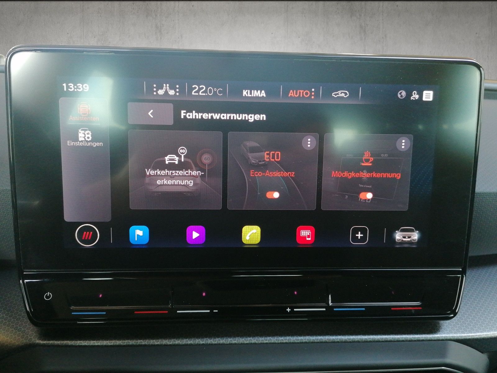 Fahrzeugabbildung SEAT Leon 1.5 TSI Style FAP M NAVI KAM KESSY VC NAVI