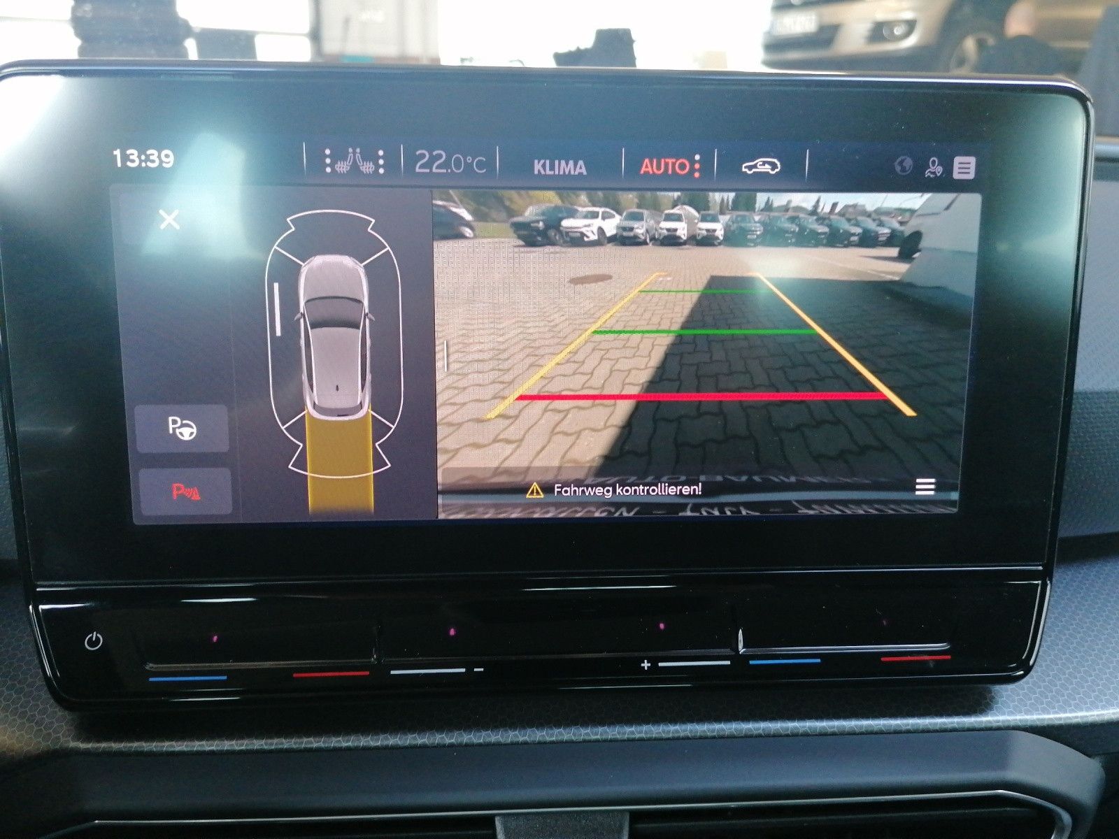 Fahrzeugabbildung SEAT Leon 1.5 TSI Style FAP M NAVI KAM KESSY VC NAVI