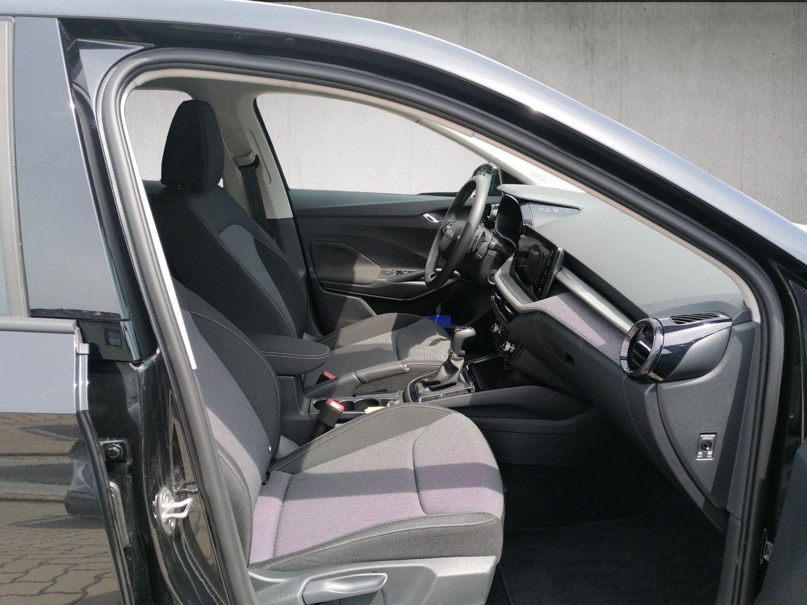 Fahrzeugabbildung SKODA Fabia 1.5 TSI Tour DSG NAVI PDC KAM KESSY ACC